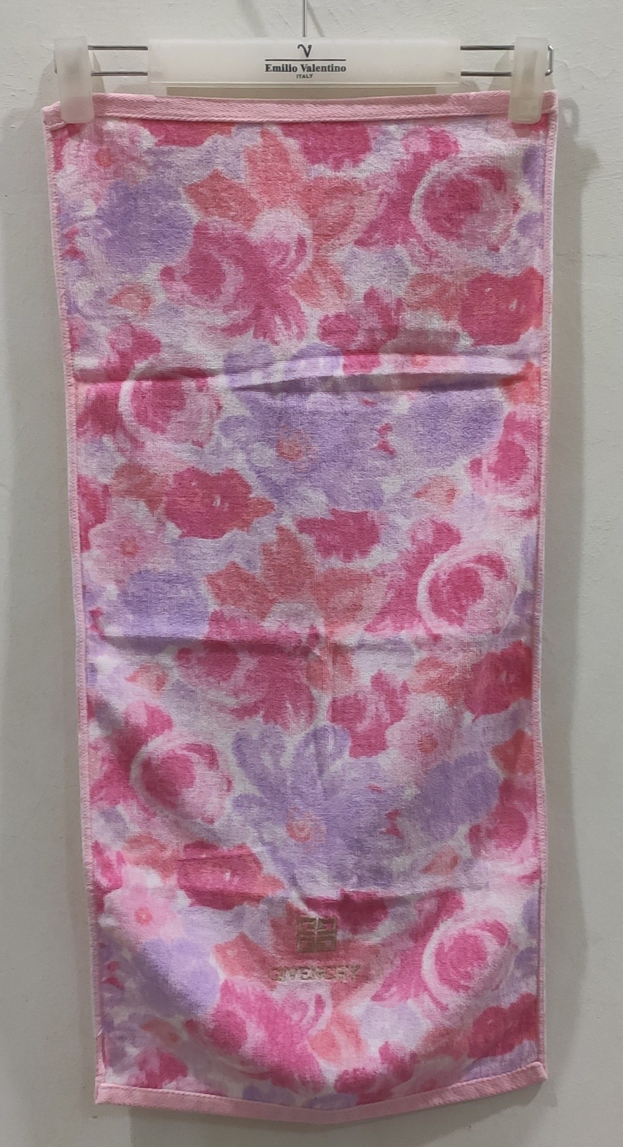 Givenchy Beautiful Givenchy Gym Towel Size ONE SIZE - 1 Thumbnail