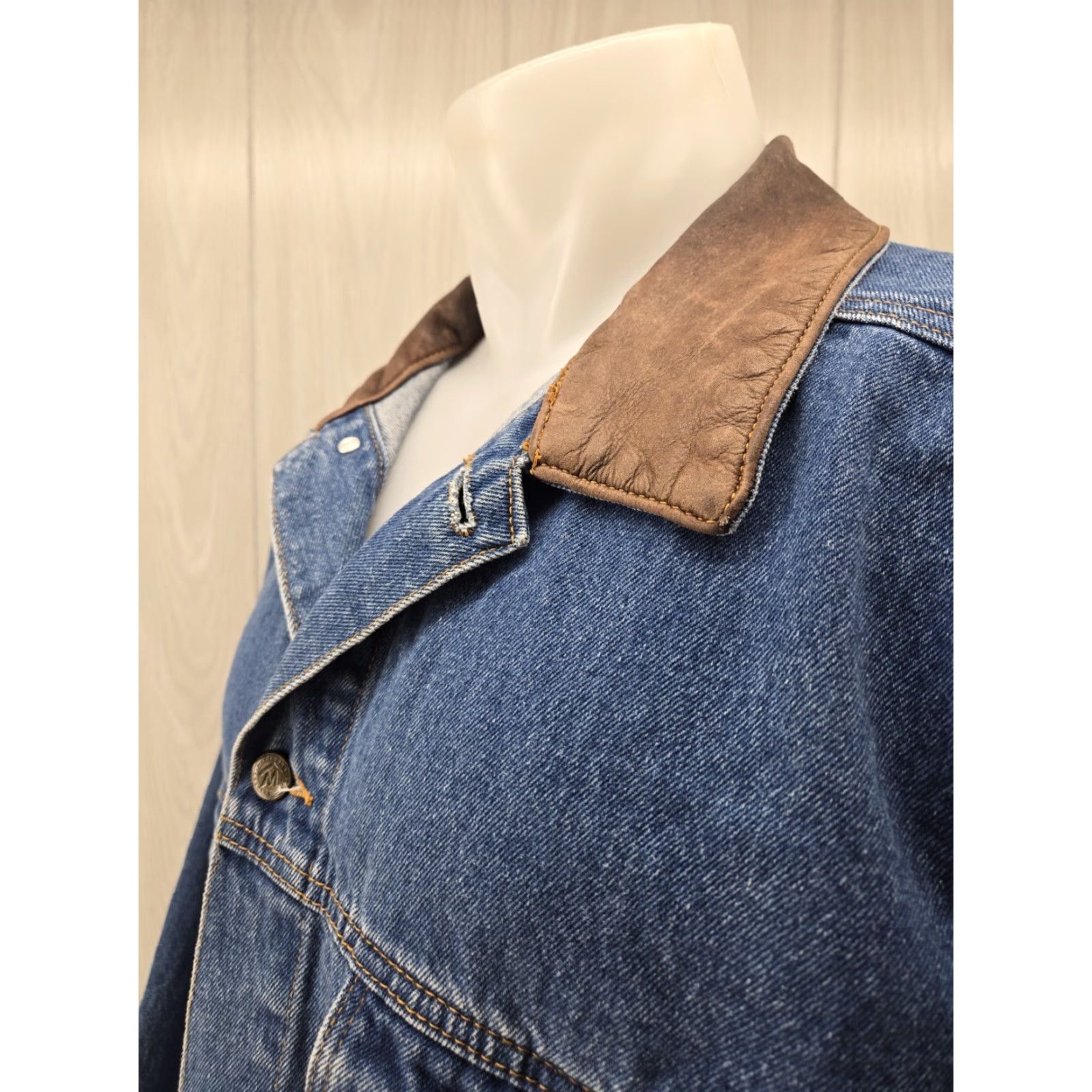 Marlboro VINTAGE Marlboro Country Store Cotton Denim Jean Jacket Leather Collar Men's XL Jacket Men Blue Denim Size US 36 / EU 52 - 5 Thumbnail