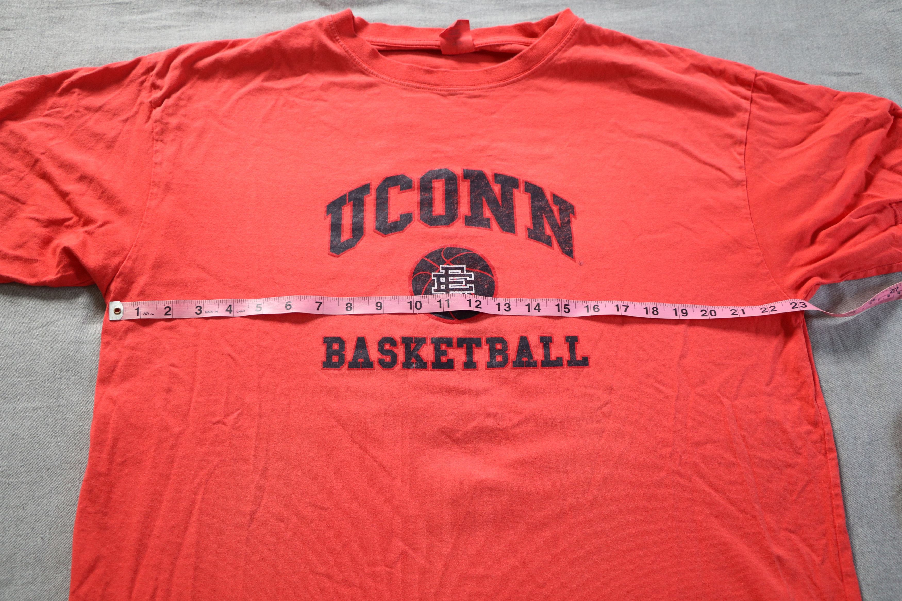 Eric Emanuel Eric Emanuel x UConn T-shirt (rare find) Size US XL / EU 56 / 4 - 5 Thumbnail