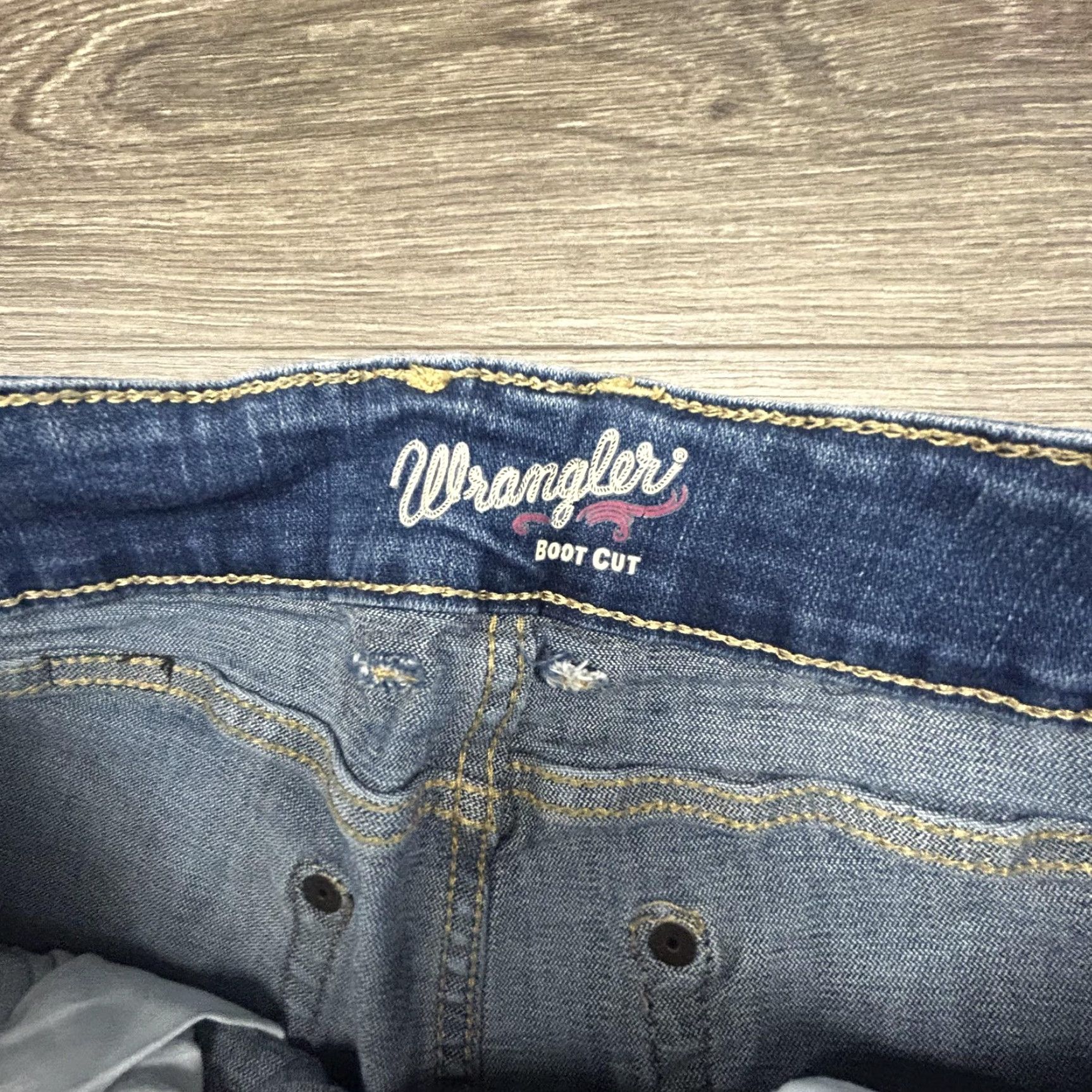 Wrangler VINTAGE Wrangler Bootcut Jeans Womens 3 Blue Medium Wash Low Rise Denim Pockets Y2K Womens Mens? Size 26" / US 2 / IT 38 - 7 Thumbnail