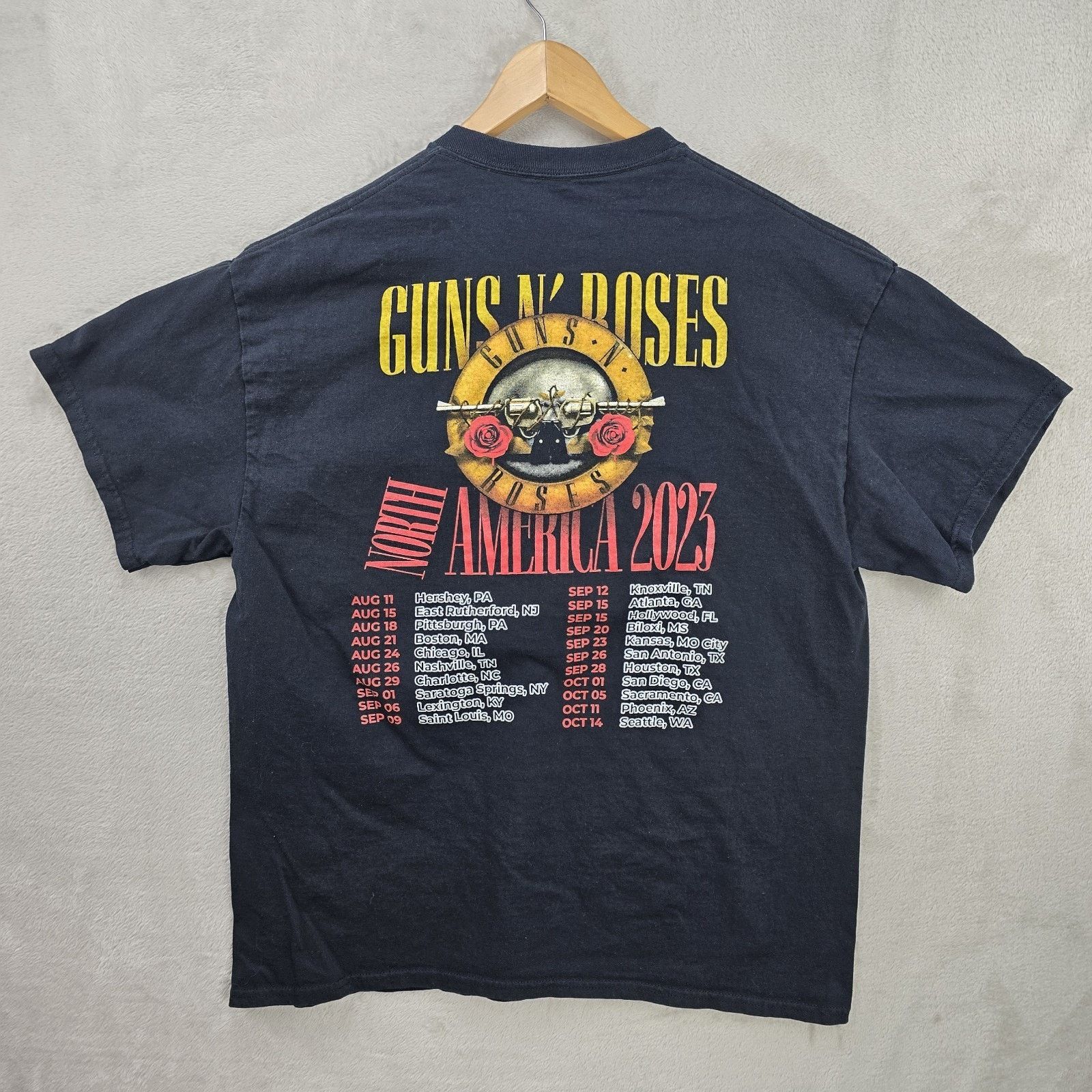 Gildan Guns N' Roses 2023 North America Tour Shirt Mens XL Black Size US XL / EU 56 / 4 - 4 Thumbnail