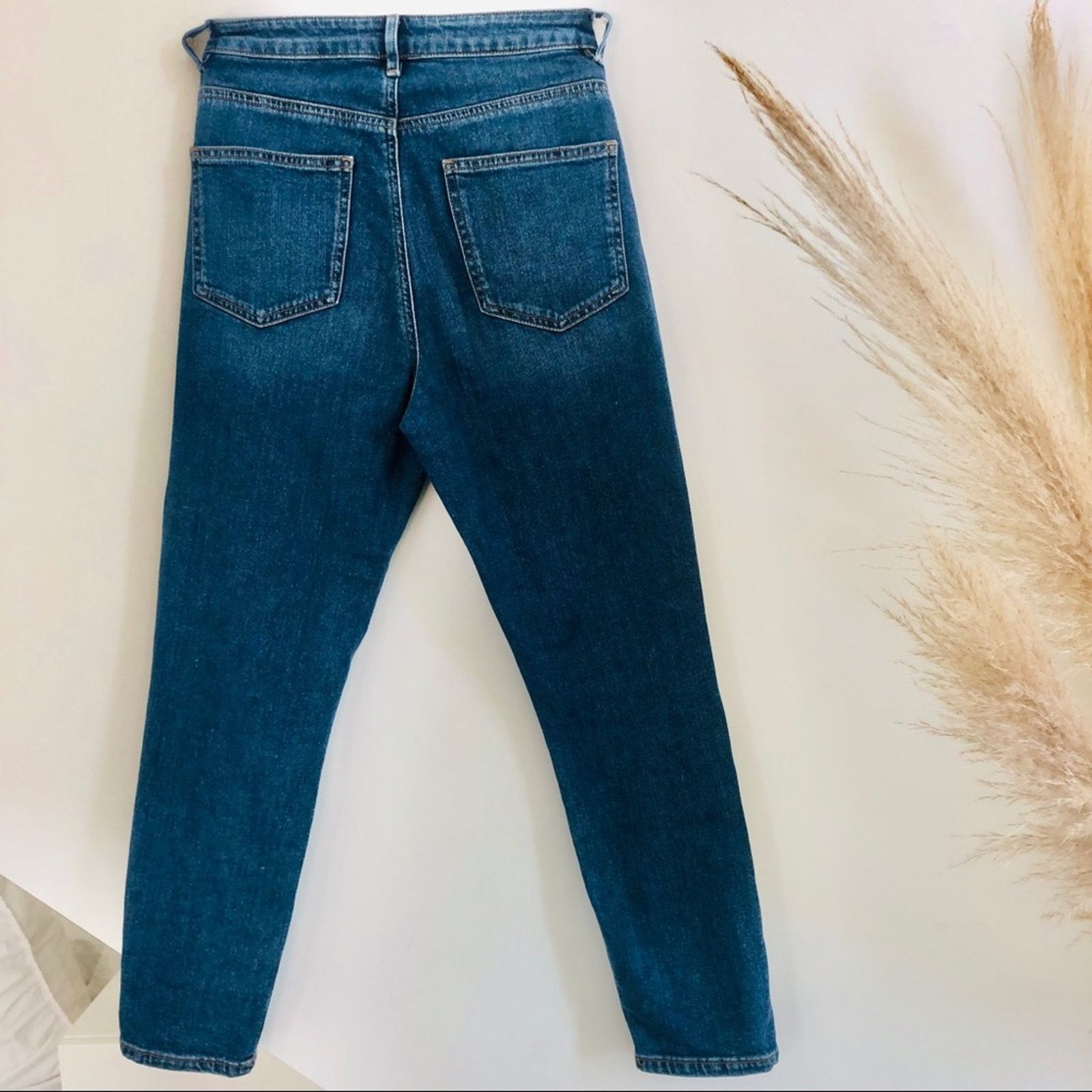 Asos ASOS Medium Blue Wash Straight Leg Mom High Rise Denim Jeans Size 26" / US 2 / IT 38 - 4 Thumbnail