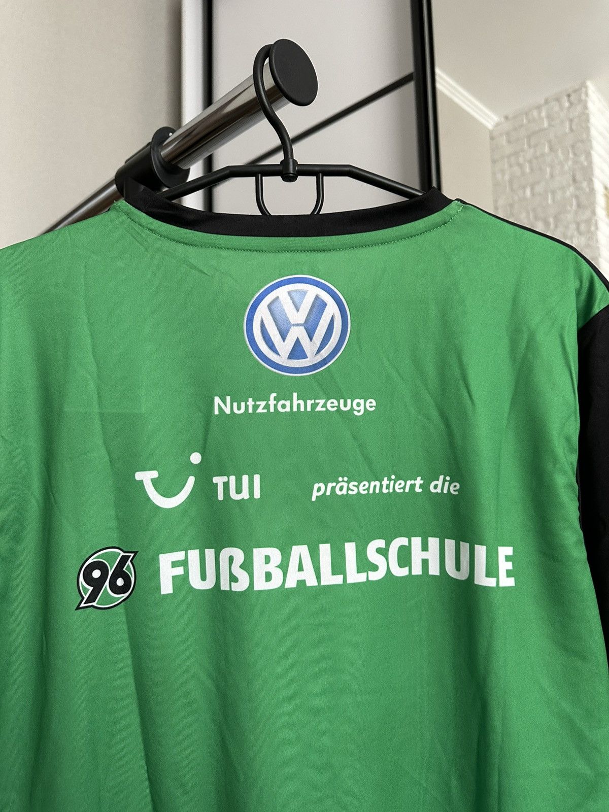 Other 2013/2014 Hannover 96 Jako Soccer Jersey T-Shirt Size US S / EU 44-46 / 1 - 7 Thumbnail
