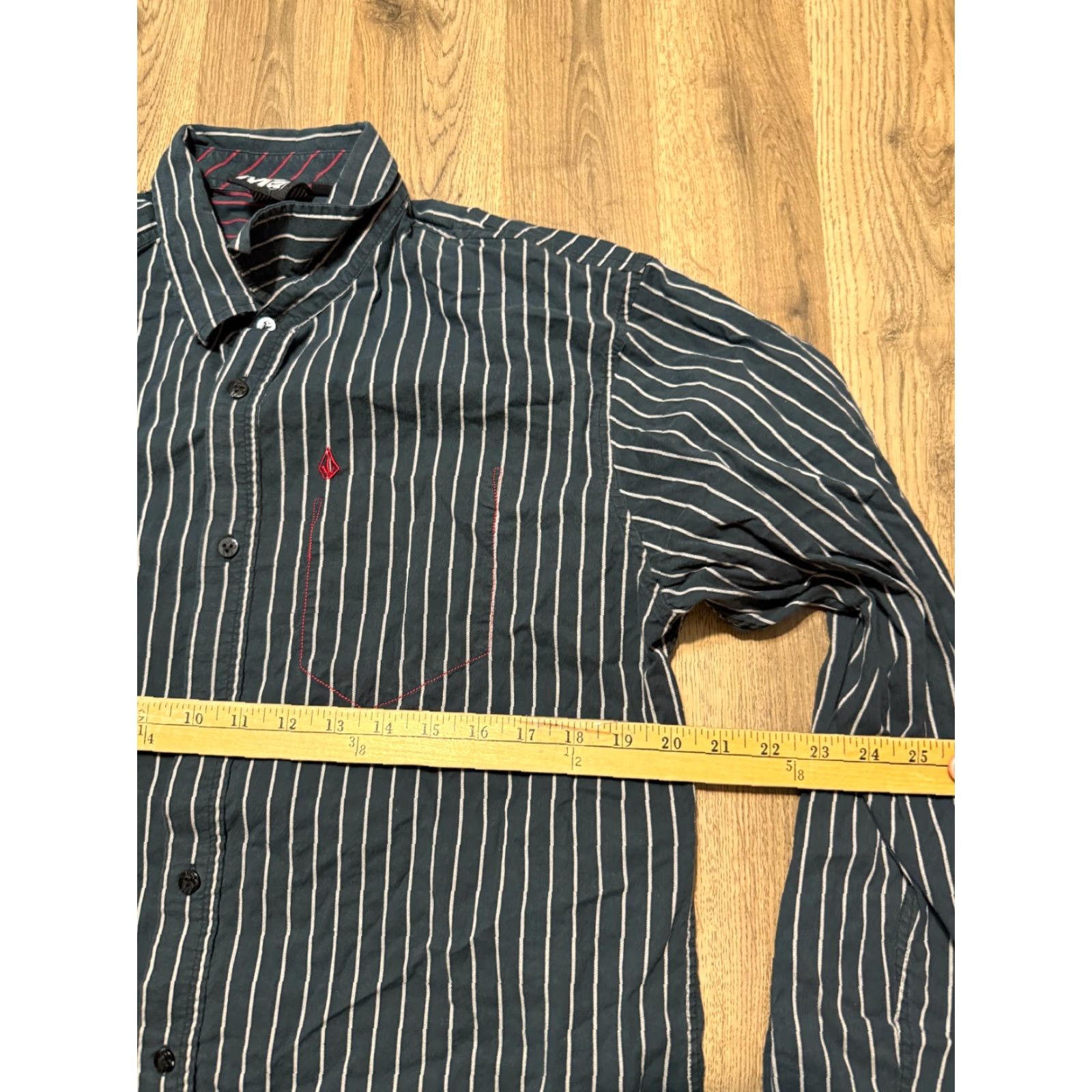 Volcom Volcom Shirt, Mens Large, Black Red Striped Long Sleeve Button-Up Shirt Size US L / EU 52-54 / 3 - 7 Thumbnail