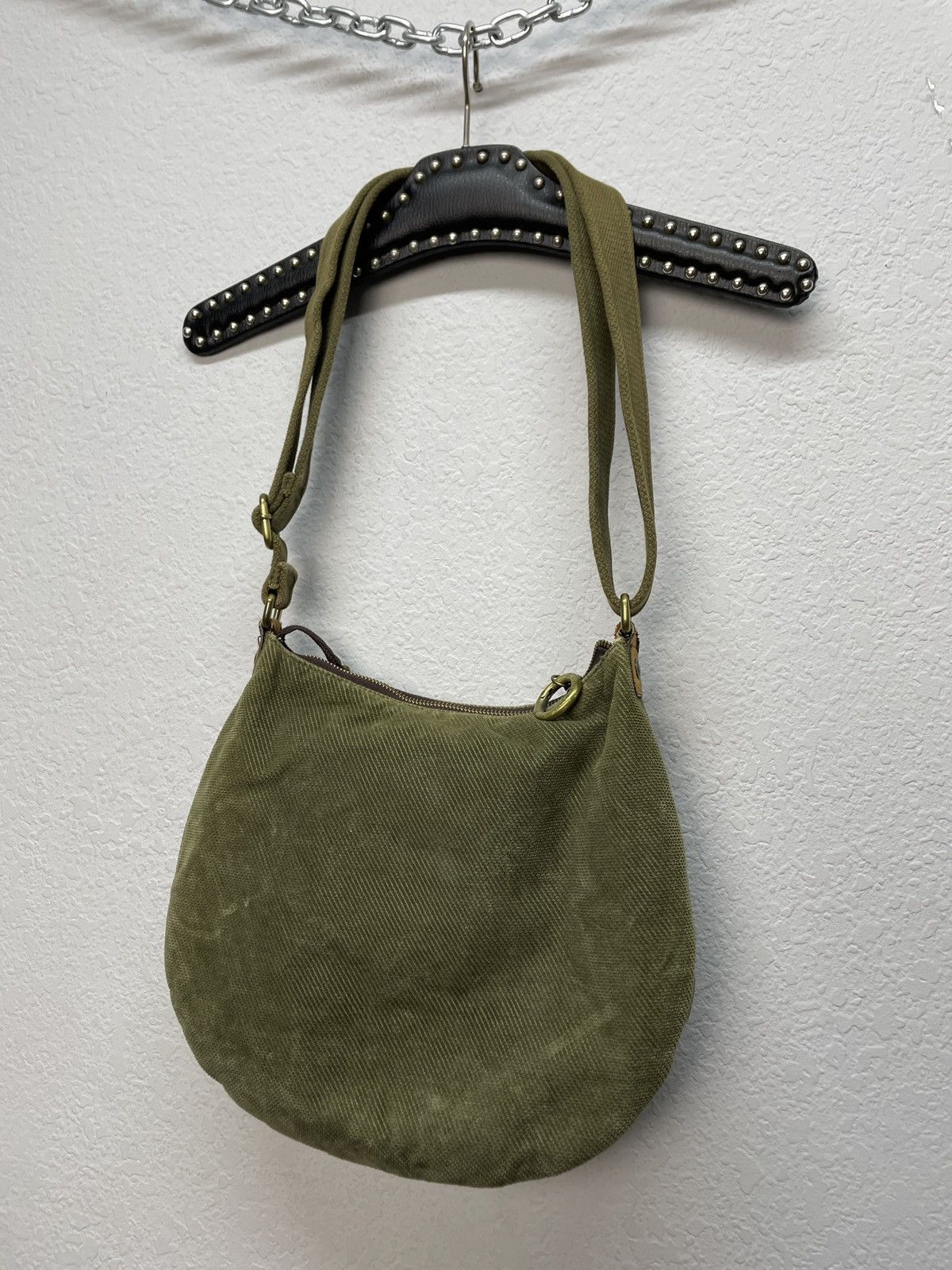 Vintage Vintage Y2K Calvin Klein Velvet Shoulder Bag Size ONE SIZE - 21 Thumbnail