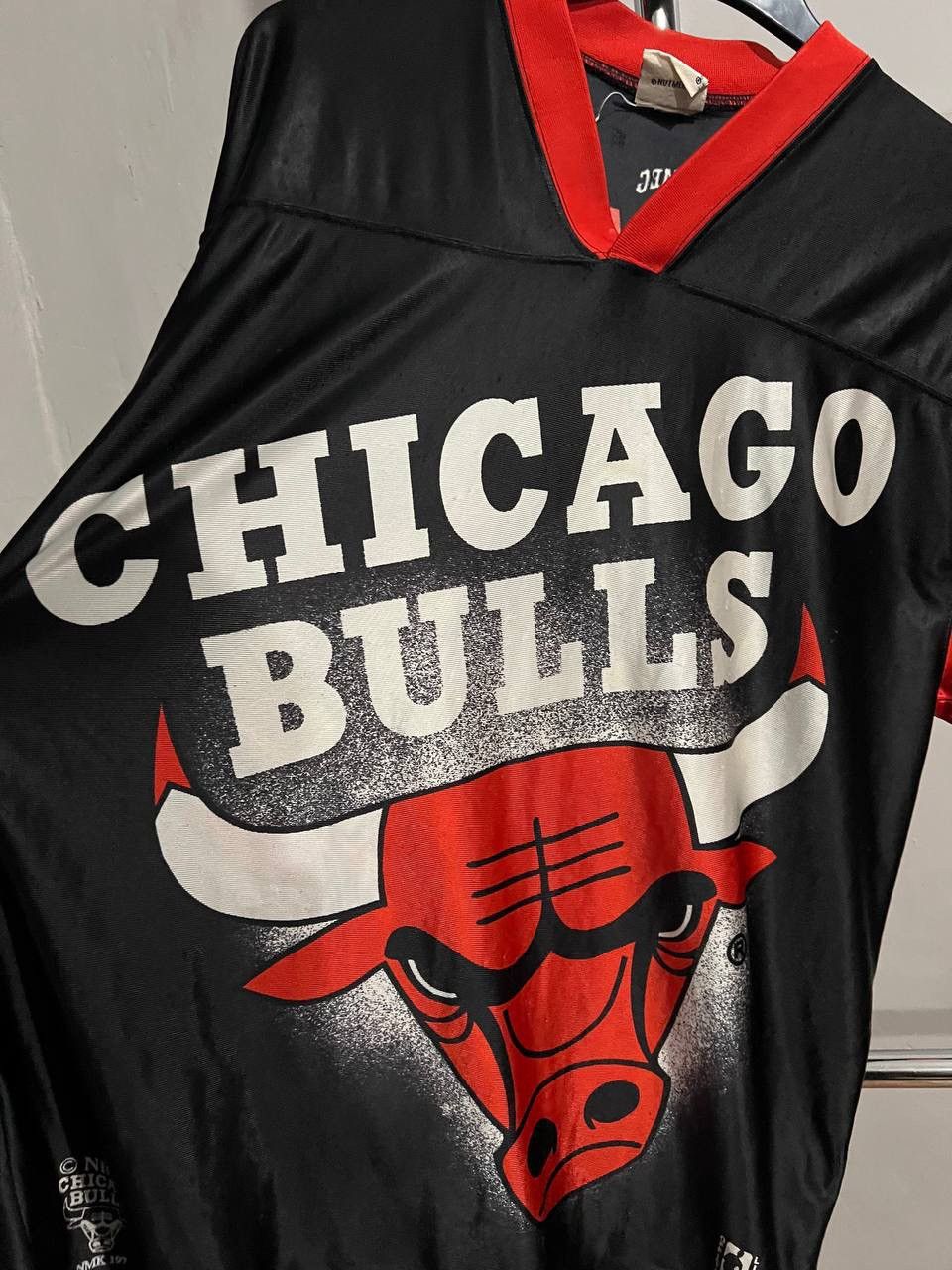 Nutmeg RARE! 90’S NBA CHICAGO BULLS OVER PRINT BASKETBALL JERSEY L Size US L / EU 52-54 / 3 - 8 Thumbnail