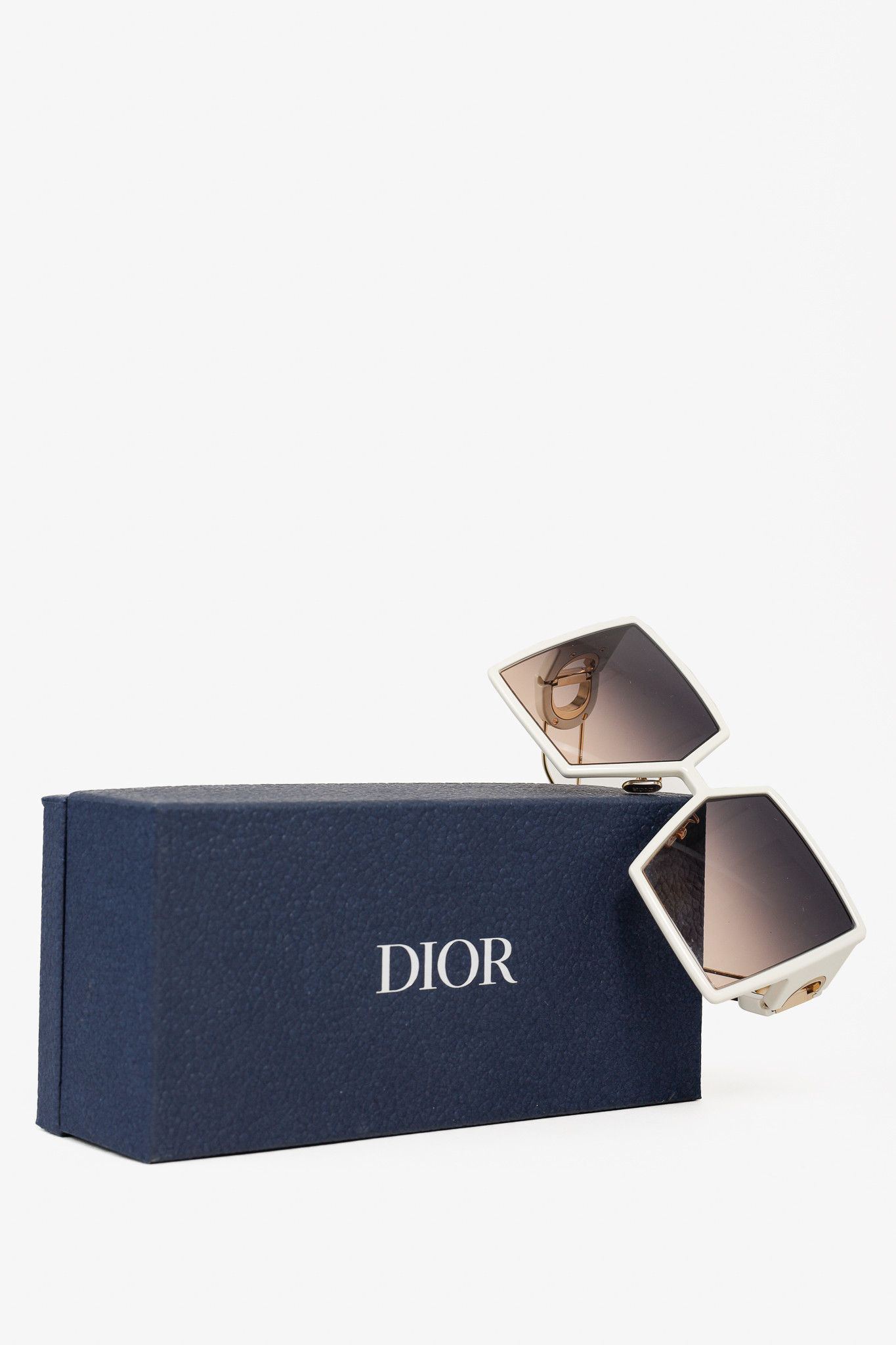 Dior Dior 30Montaigne SU 95B2 CD Geometric-Square Sunglasses Size ONE SIZE - 11 Thumbnail