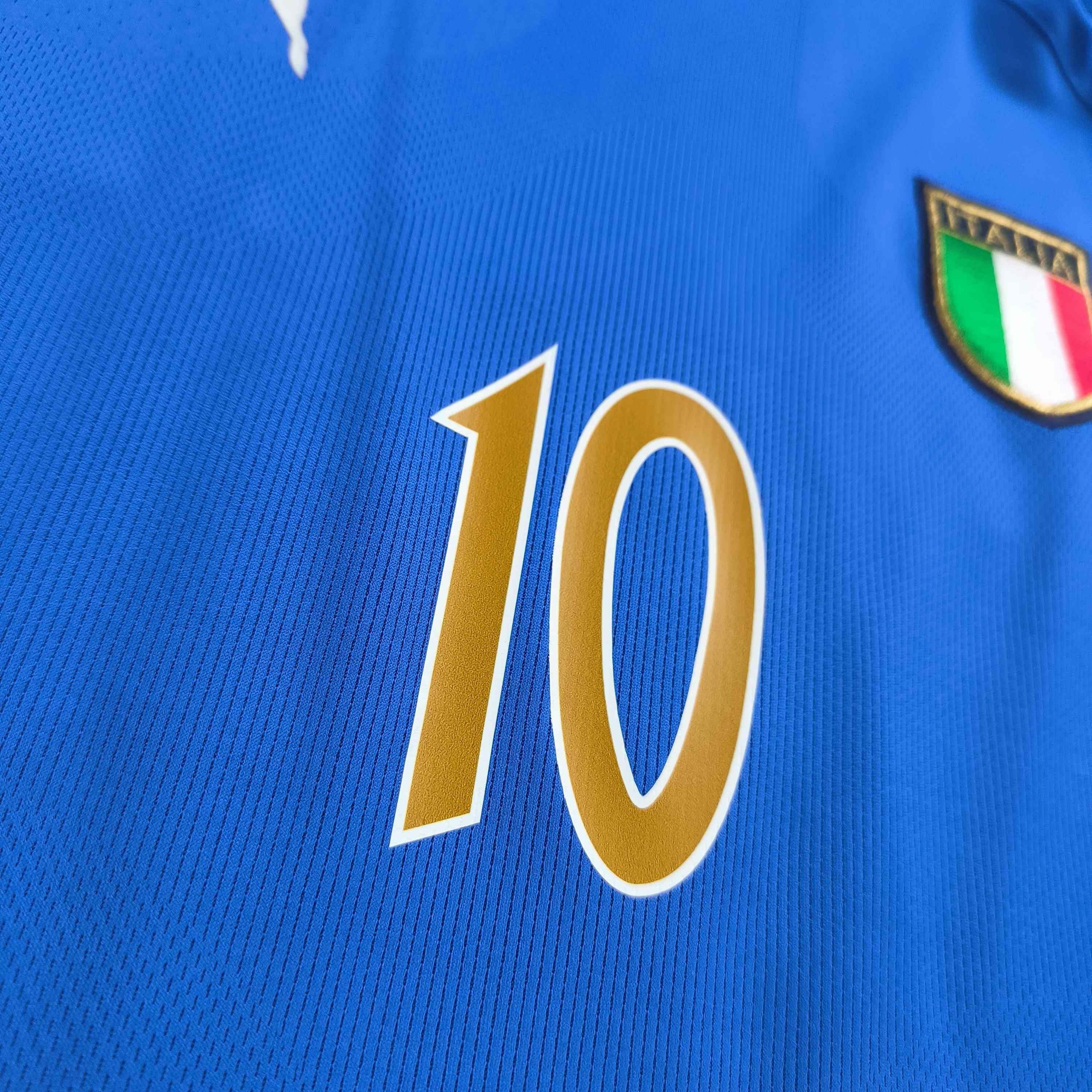 Puma Italy 2003-04 Puma home Francesco Totti football jersey sz S Size US S / EU 44-46 / 1 - 3 Thumbnail