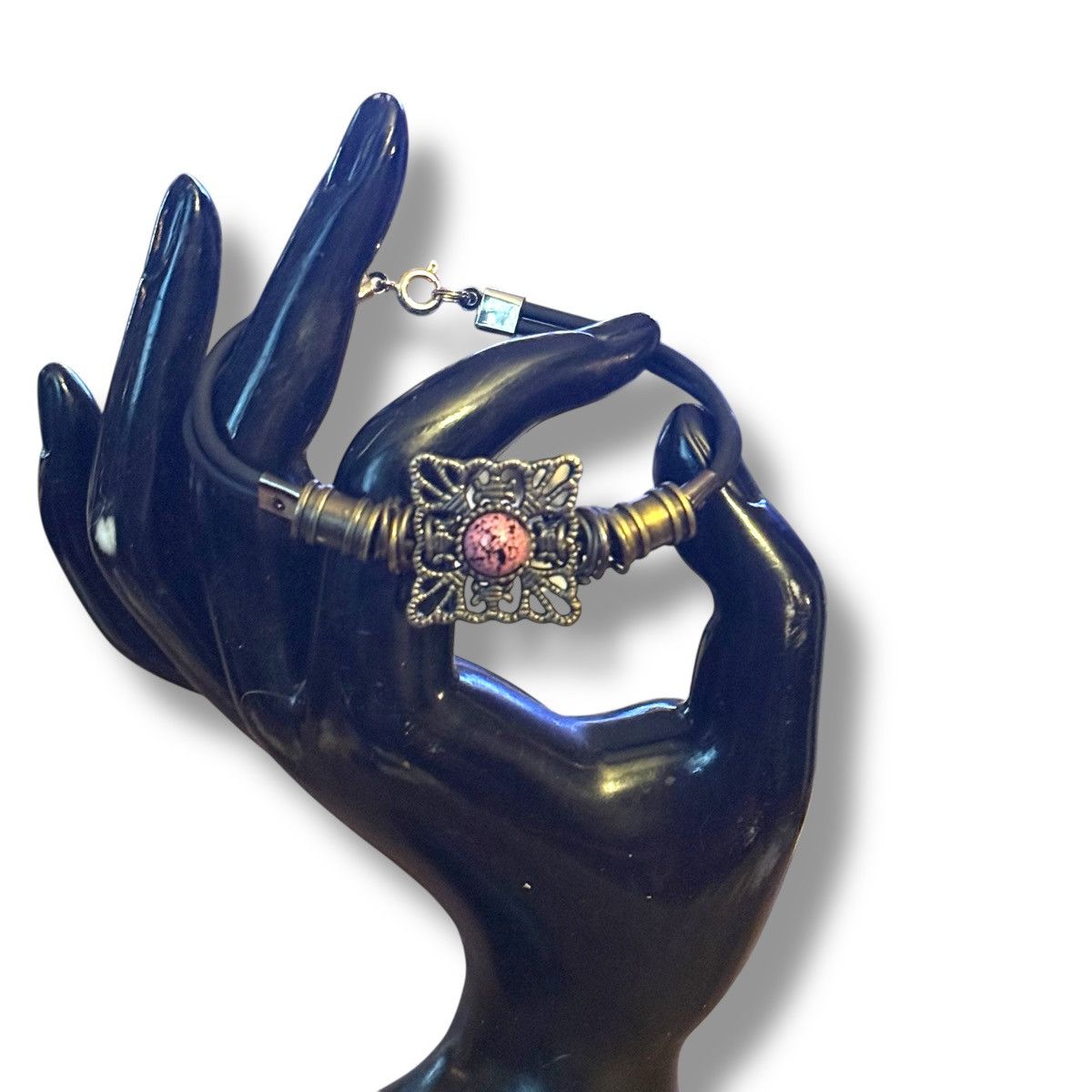 Other Black leather pink speckled stone bracelet Size ONE SIZE - 2 Thumbnail