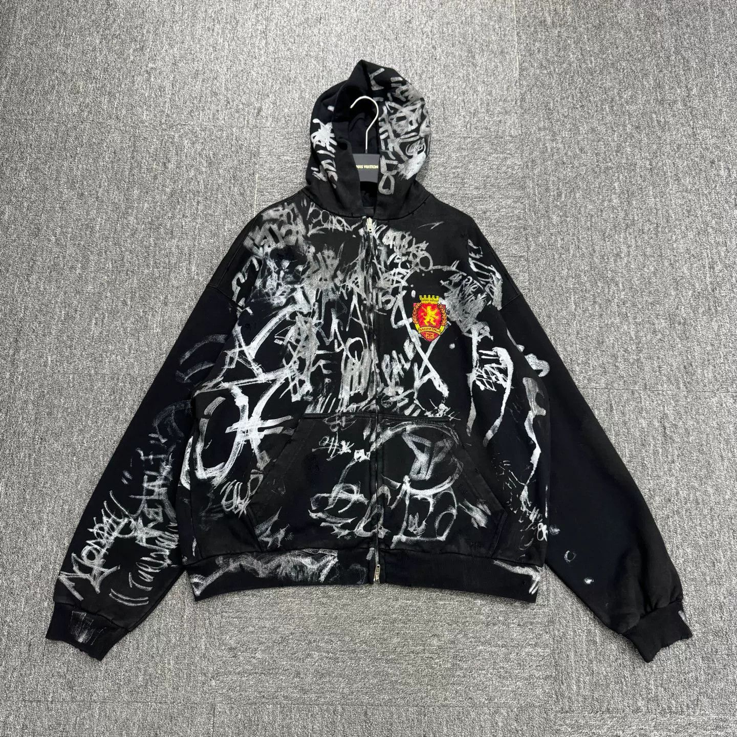 Balenciaga balenciaga man united graffiti hoodie size m Size US M / EU 48-50 / 2 - 1 Thumbnail
