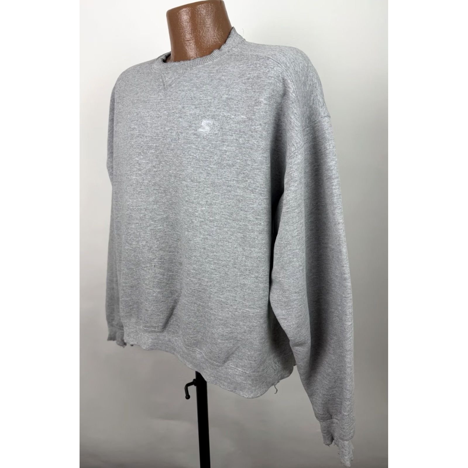 Starter VINTAGE Starter Sweatshirt Mens L Gray Crewneck Distressed Thrashed 90s Grunge Retro Sports Logo Embroidered Sweatshirt Size US L / EU 52-54 / 3 - 7 Thumbnail