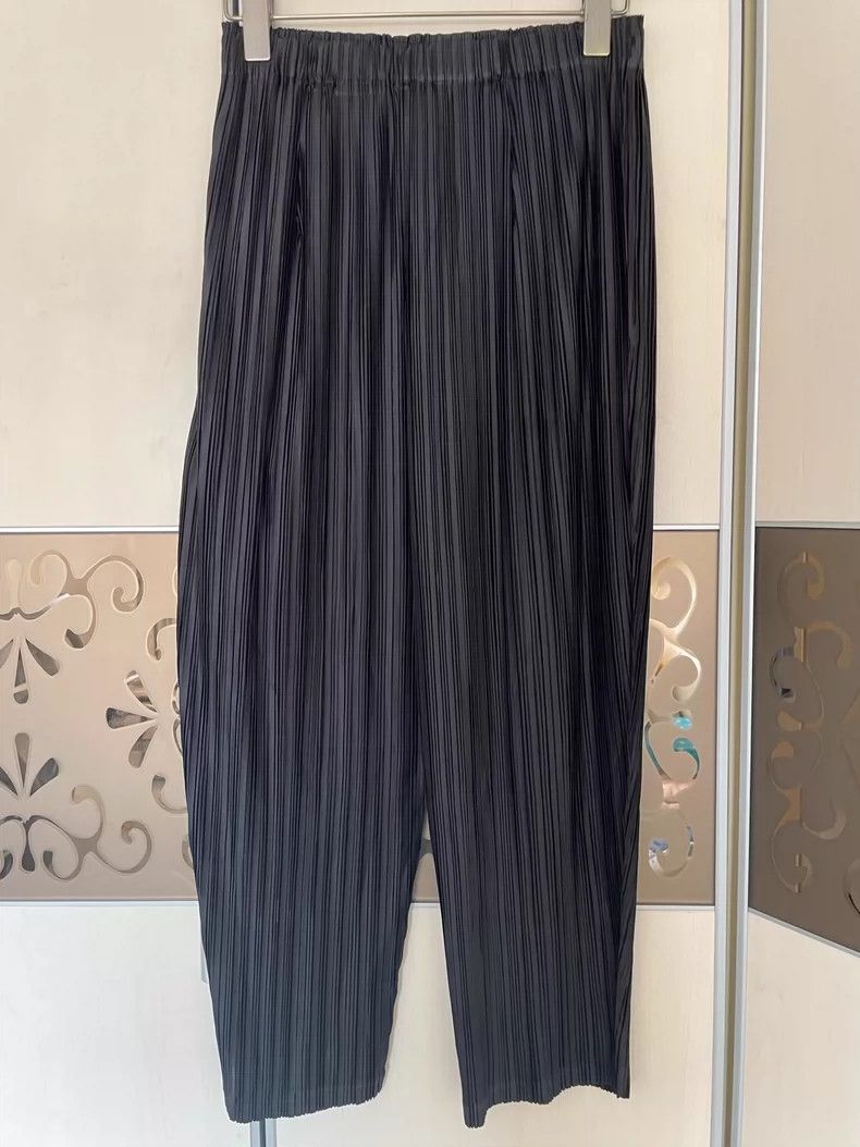 Issey Miyake issey miyake size:2 Black pleated pants 2505-Nextarrow Size US 26 / EU 42 - 1 Thumbnail