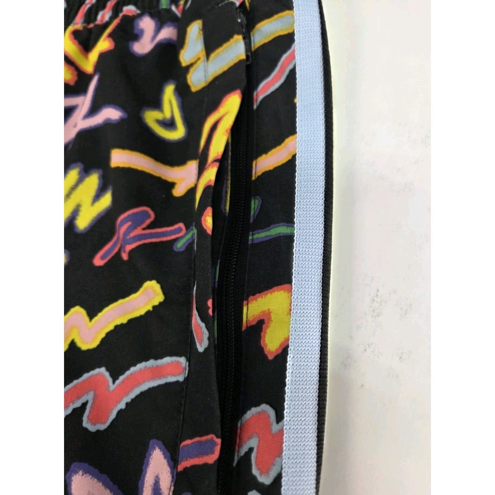 Adidas Adidas Mens Athletic Shorts Zippered Pocket Drawstring Embroidered Logo 36 Multicolor XL Sports Gym Training CrossFit Size US 36 / EU 52 - 6 Thumbnail