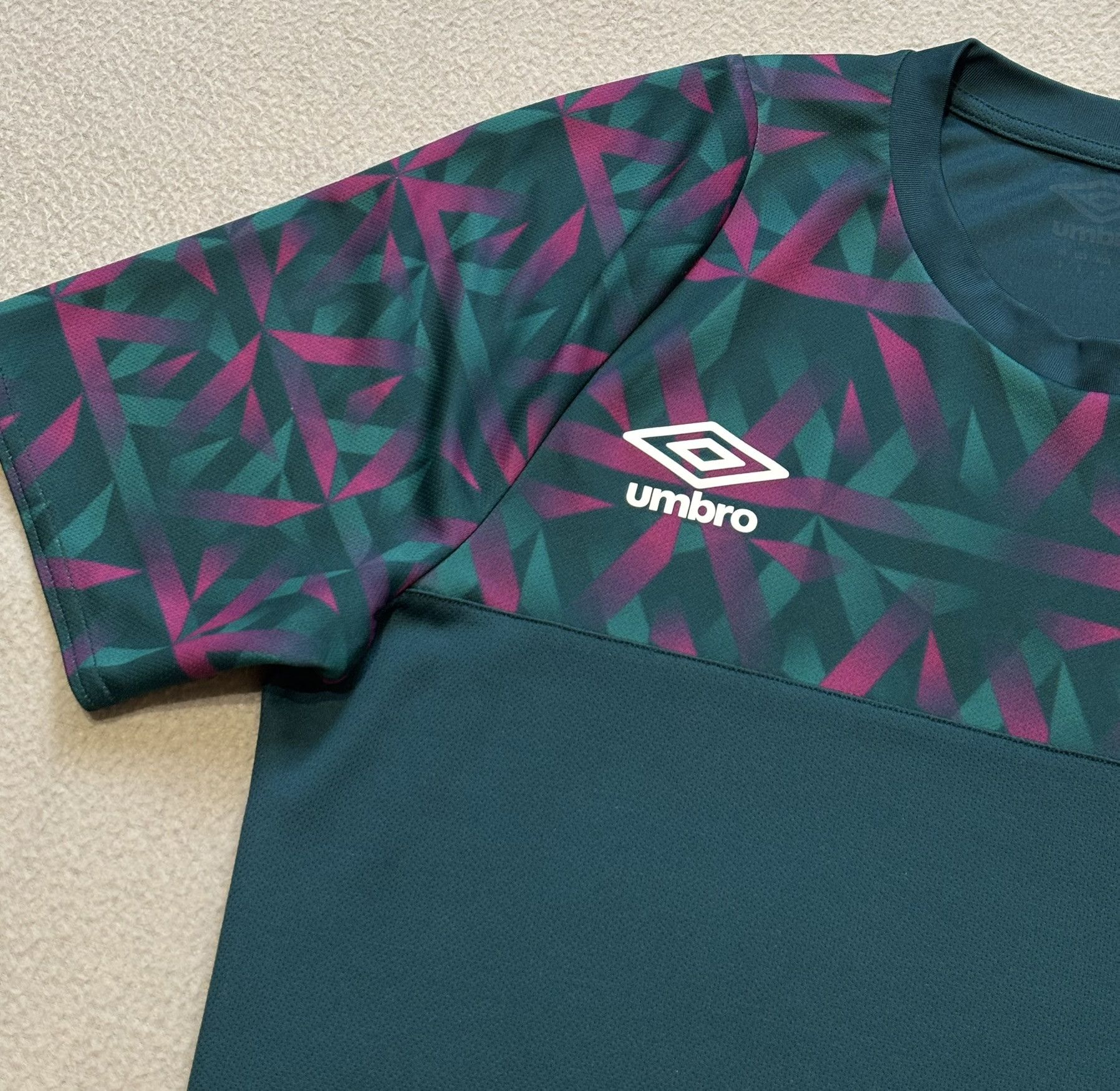 Umbro Derby County 2022/2023 Umbro Goalkeeper Jersey Size S Size US S / EU 44-46 / 1 - 8 Thumbnail