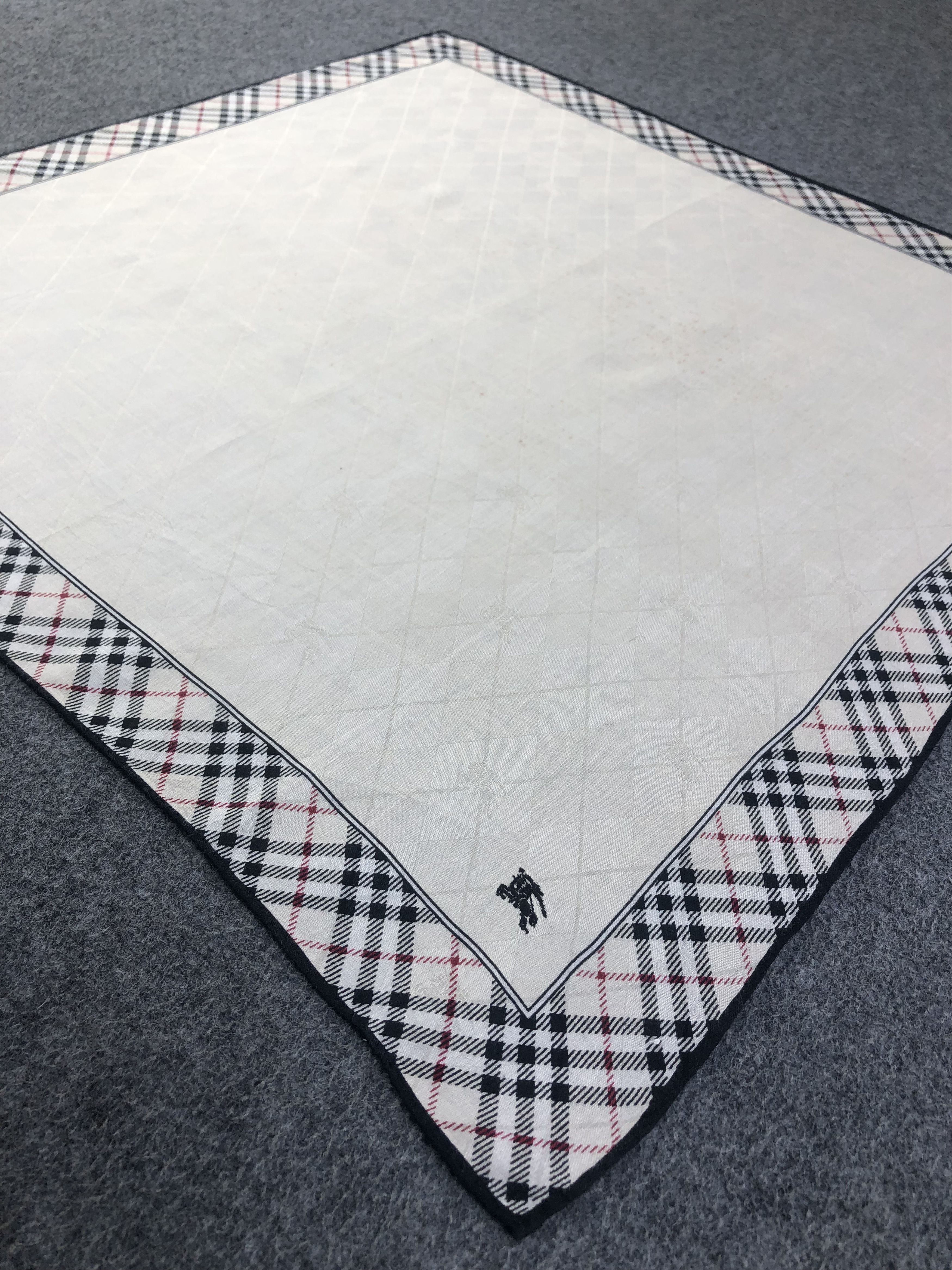 Burberry Burberry Handkerchief / Bandana / Neckerchief Size ONE SIZE - 4 Thumbnail
