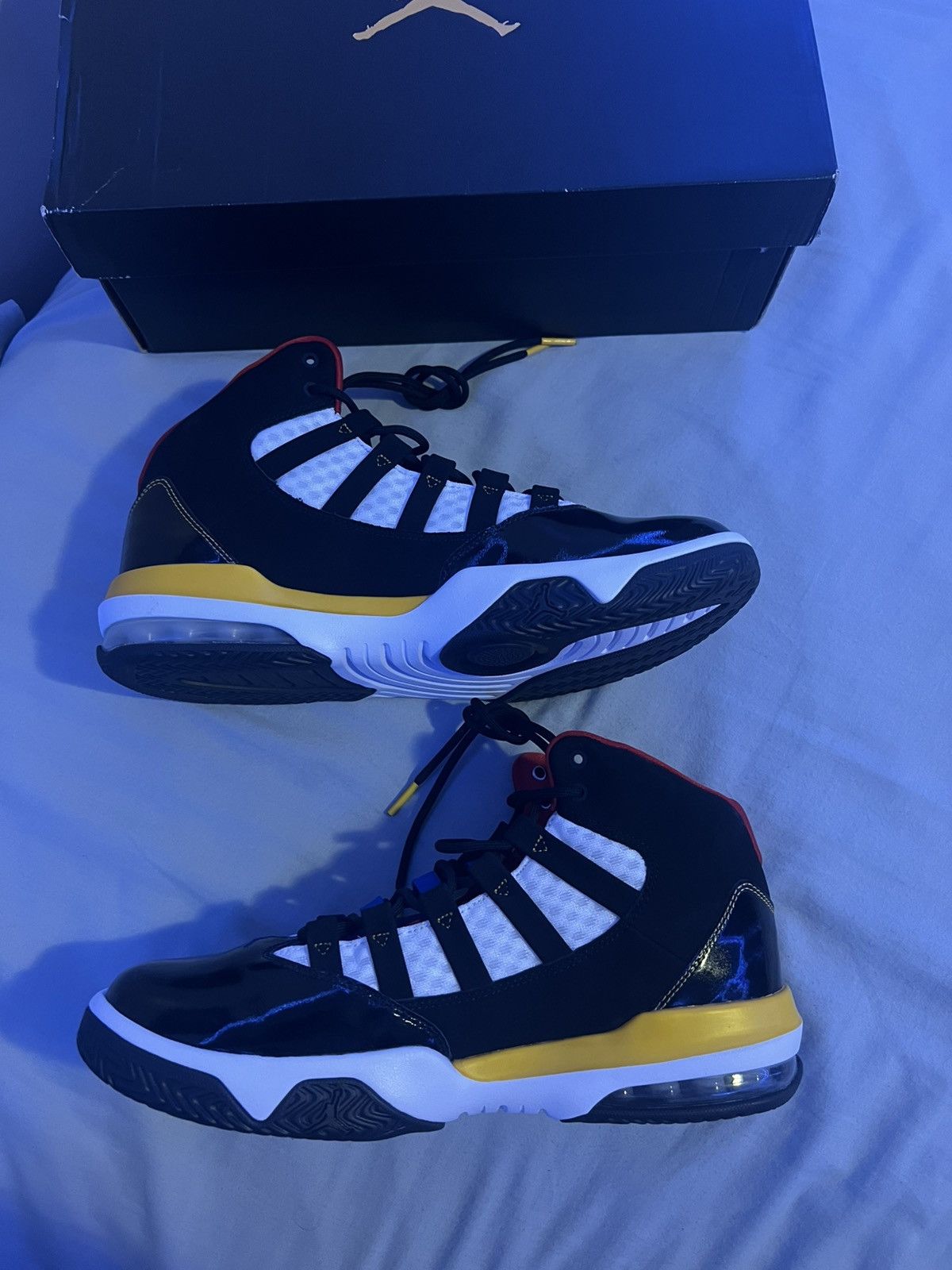 Jordan Brand × Nike Jordan M 9.5 W 11 Size US 9.5 / EU 42-43 - 2 Thumbnail