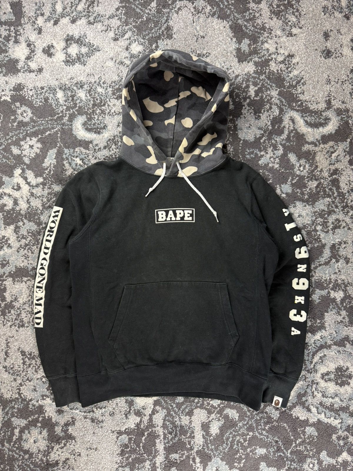 [A BATHING APE] WORLD GONE MADフルジップパーカー A BATHING APE/アベイシングエイプ WORLD GONE MAD フルジップ