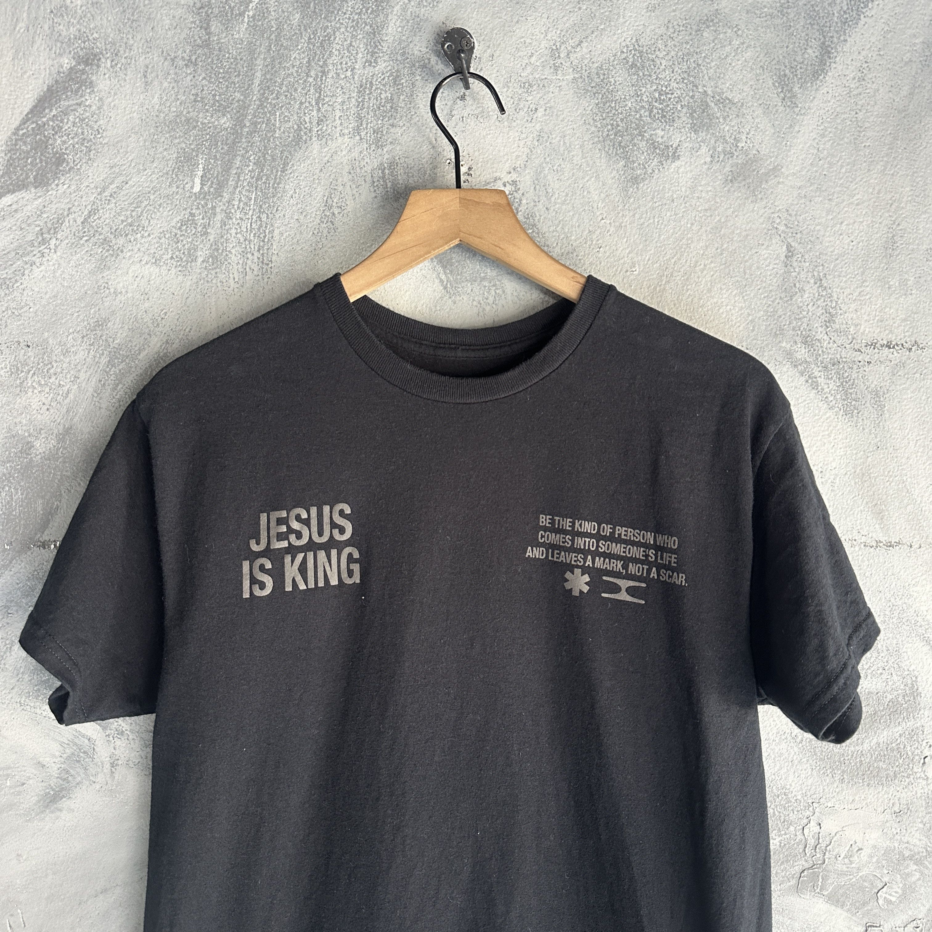 Other Jesus Is King T Shirt Medium Mens On The Low Short Sleeve Size US M / EU 48-50 / 2 - 6 Thumbnail