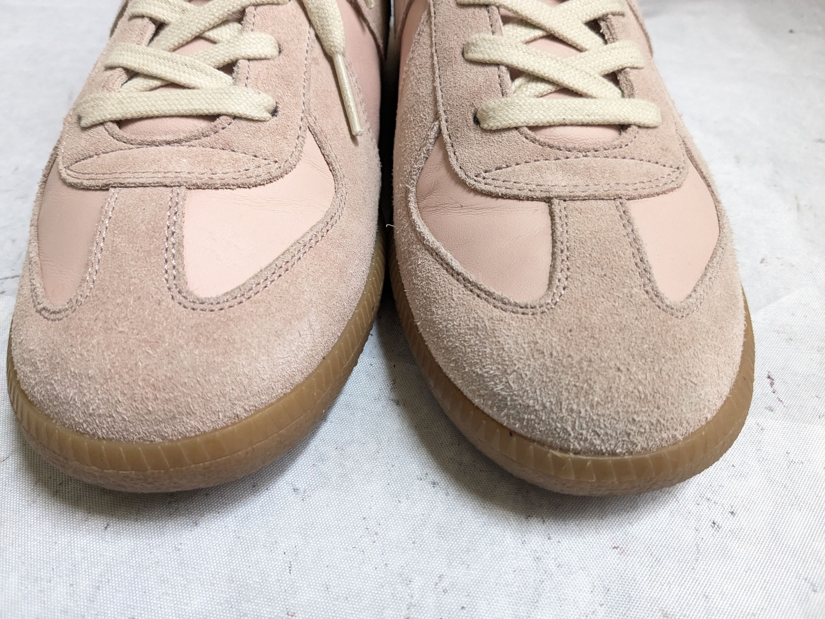 Maison Margiela Maison Margiela Replica GAT Pink 9 42 Low Tops Gum Size US 9 / EU 42 - 3 Thumbnail
