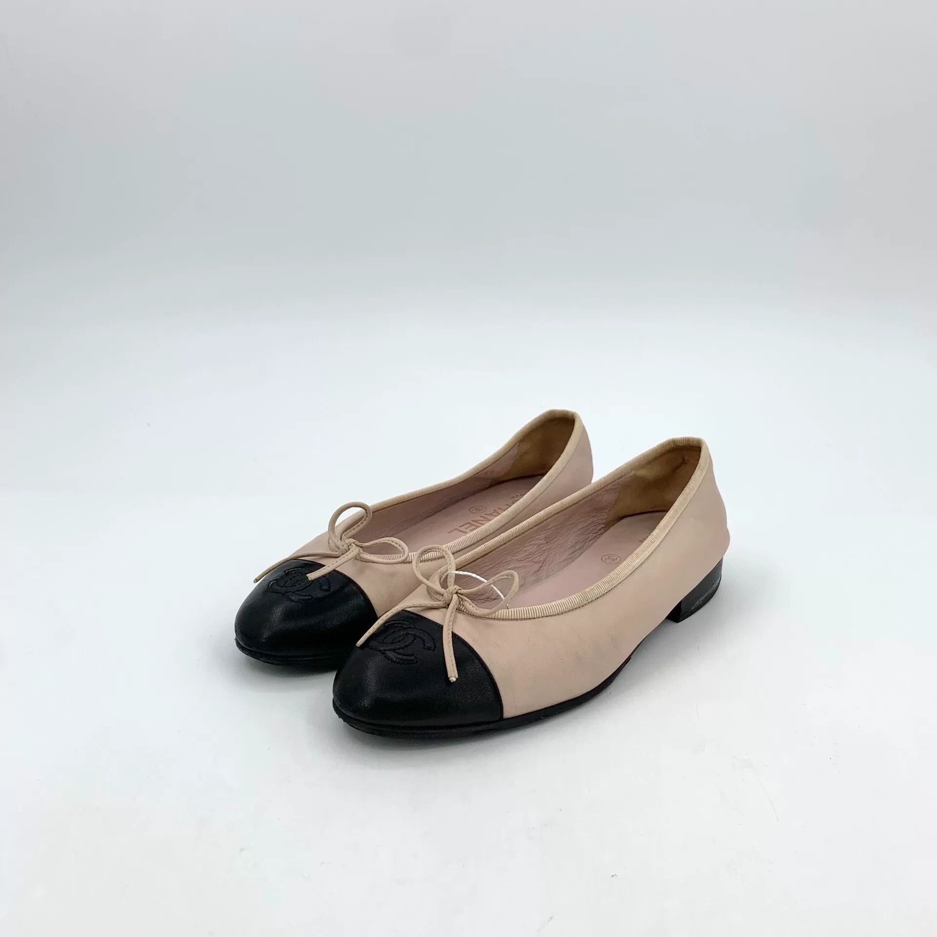 Chanel Chanel Pink Bow Casual Flat Shoes Size US 8 / IT 38 - 1 Thumbnail
