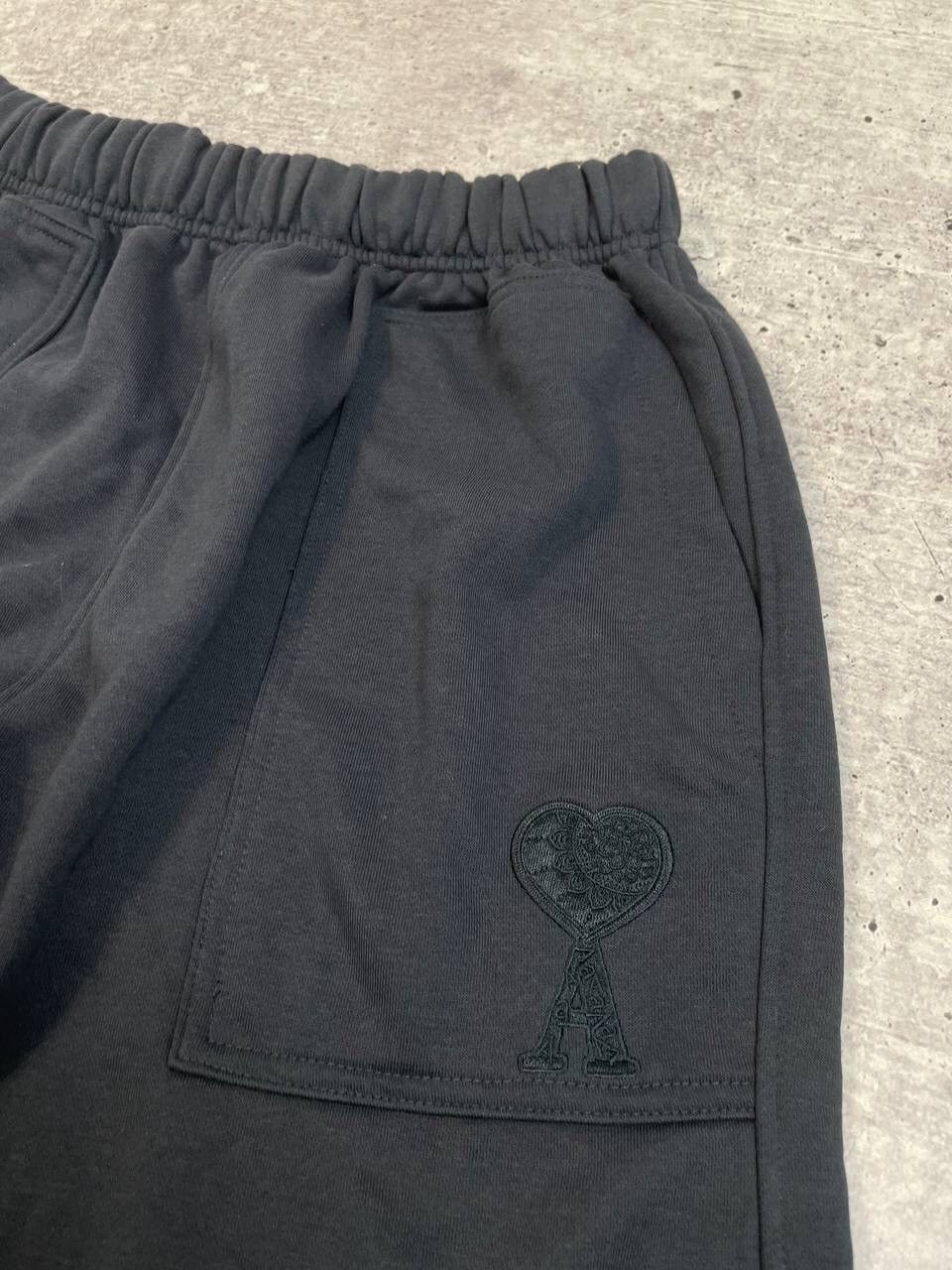 AMI Ami Paris Cotton Sweat Shorts Heart Logo Y2K Size US 32 / EU 48 - 4 Thumbnail