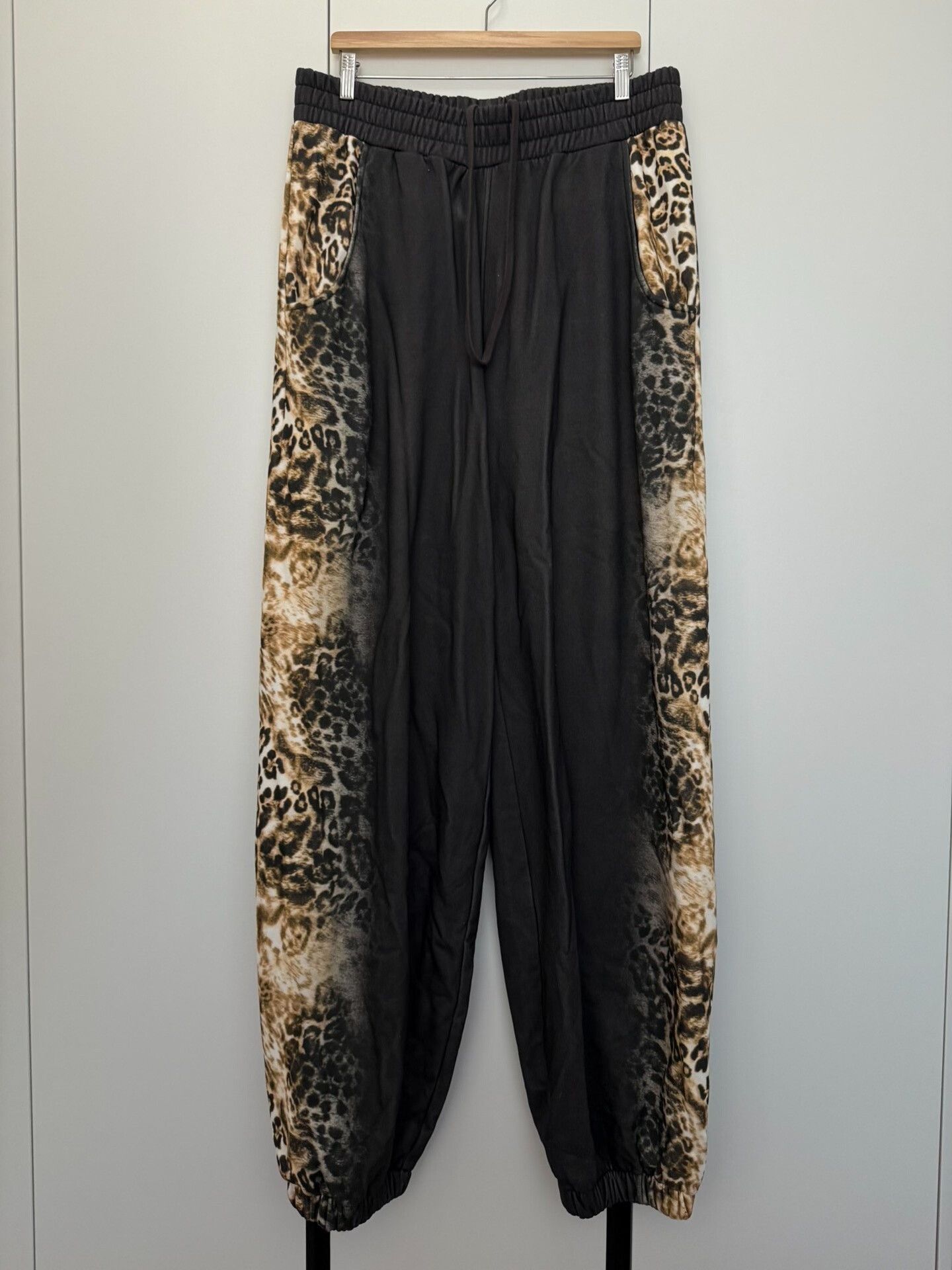 Mowalola mowalola ksubi leopard print joggers Size 38" / US 16 / IT 52 - 1 Thumbnail