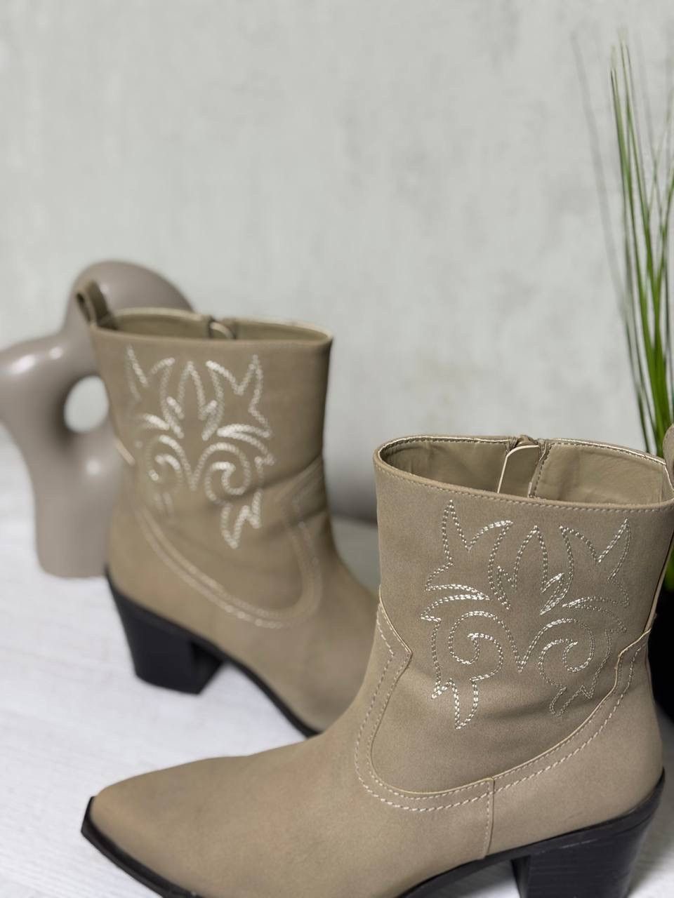 Cowboy Equipment VTG Women’s Ankle Boots Catwalk Size 38 Western Cowboy Styl Size US 8 / IT 38 - 6 Thumbnail