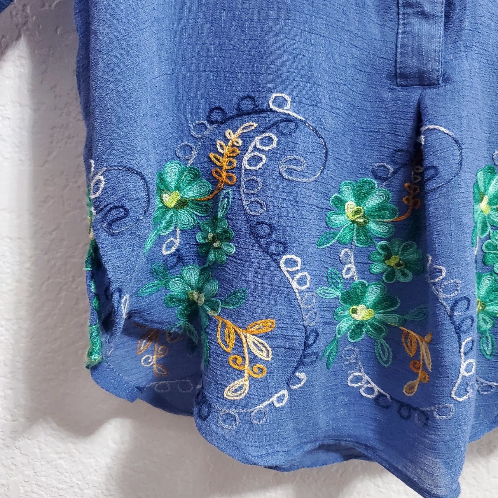 Vintage Figueroa & Flower Blouse Women PS Blue Embroidered Roll Tab Sleeve Attached Cami Size S / US 4 / IT 40 - 7 Thumbnail