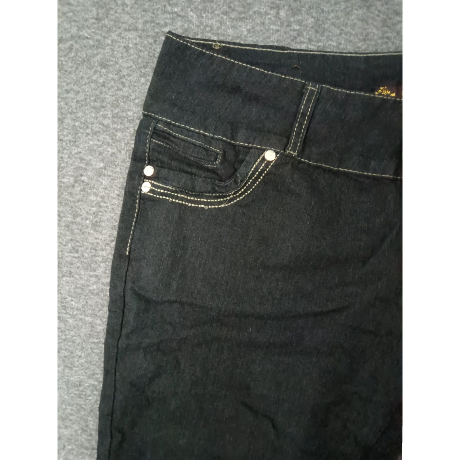 Vintage Unbranded Jeans Women's 21/22 Dark Wash Skinny 3 Button Closure Size 42" / US 20 - 7 Thumbnail
