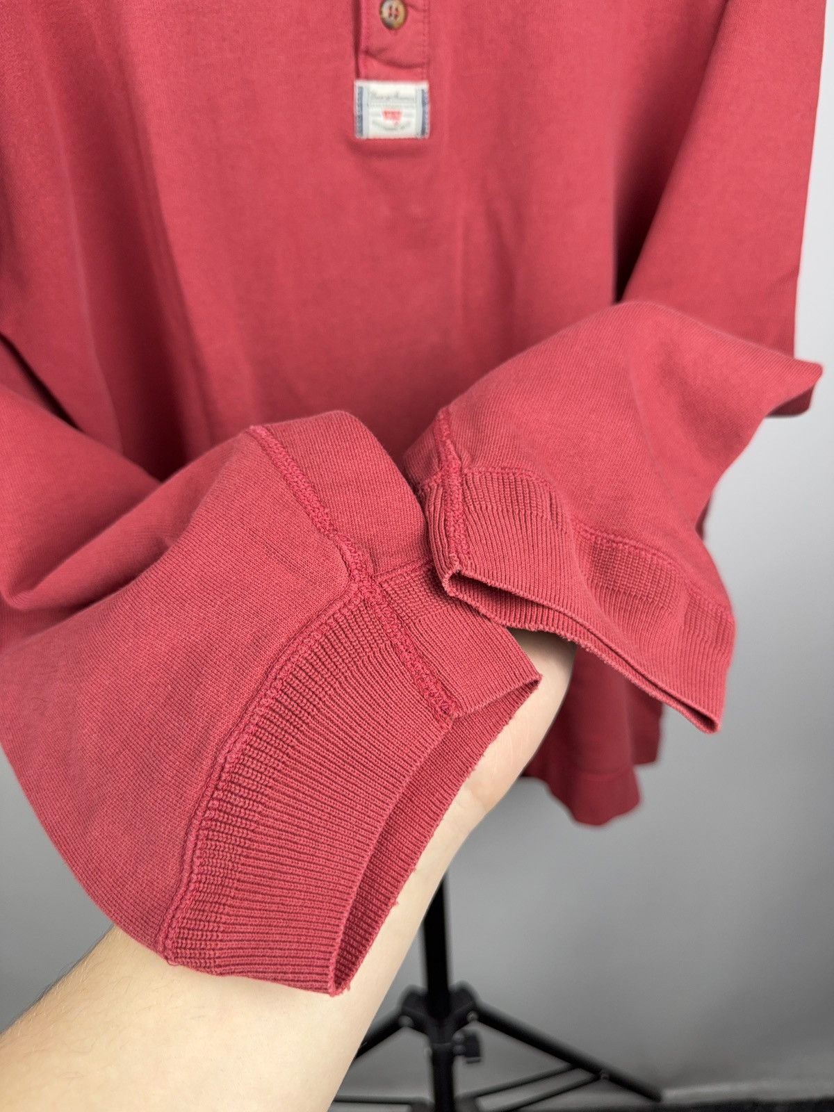 Levi's 90s Vintage Levi’s Red Henley Sweatshirt Made in Portugal Size US L / EU 52-54 / 3 - 11 Thumbnail