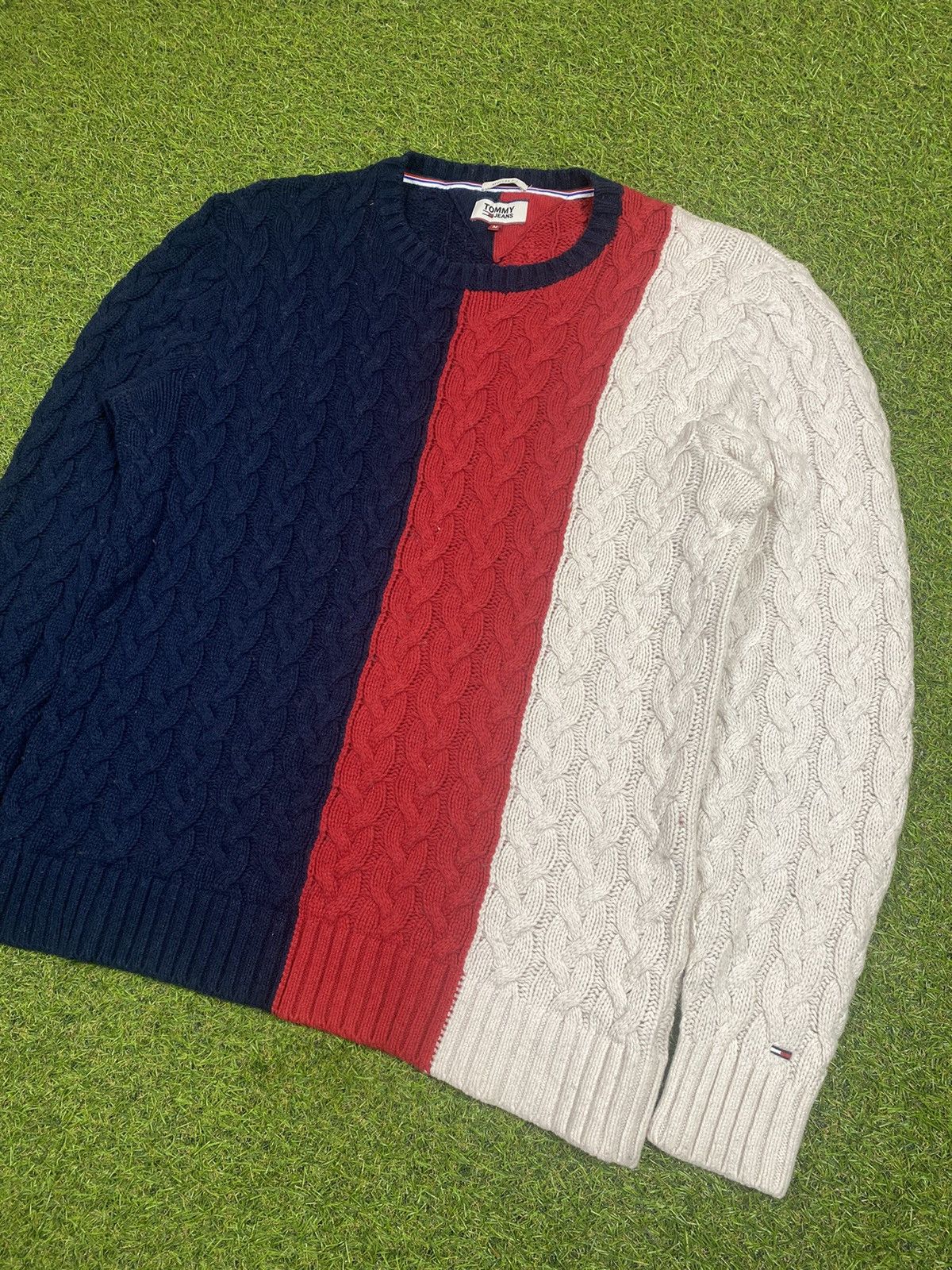 Tommy Hilfiger Vintage 90s Tommy Hilfiger sweater streetwear striped size M Size US M / EU 48-50 / 2 - 2 Thumbnail