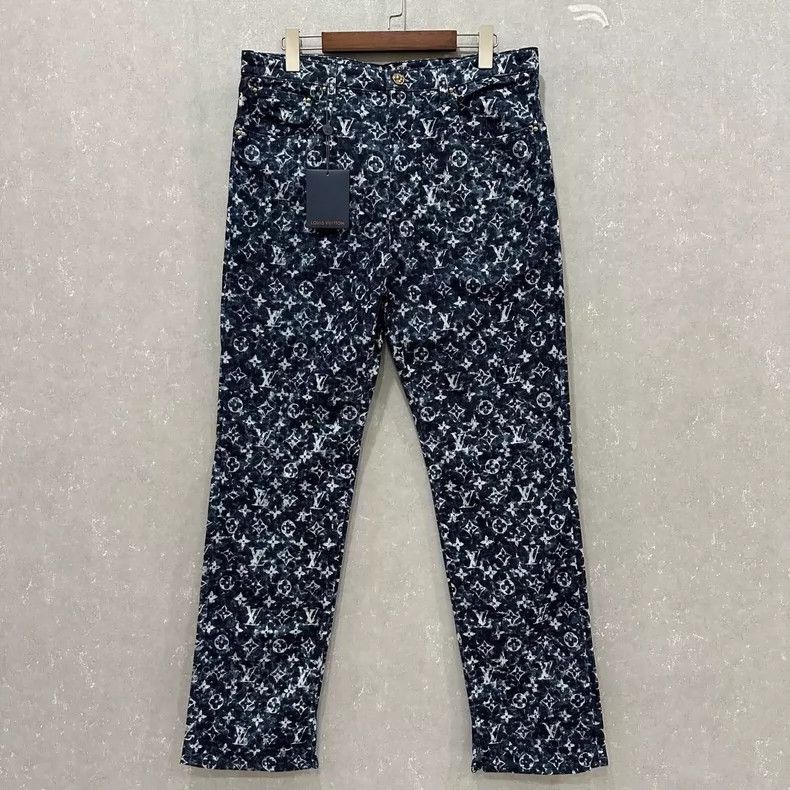 Louis Vuitton Louis Vuitton Slit jeans with full logo hem jeans Nextarrow Size US 33 - 1 Thumbnail