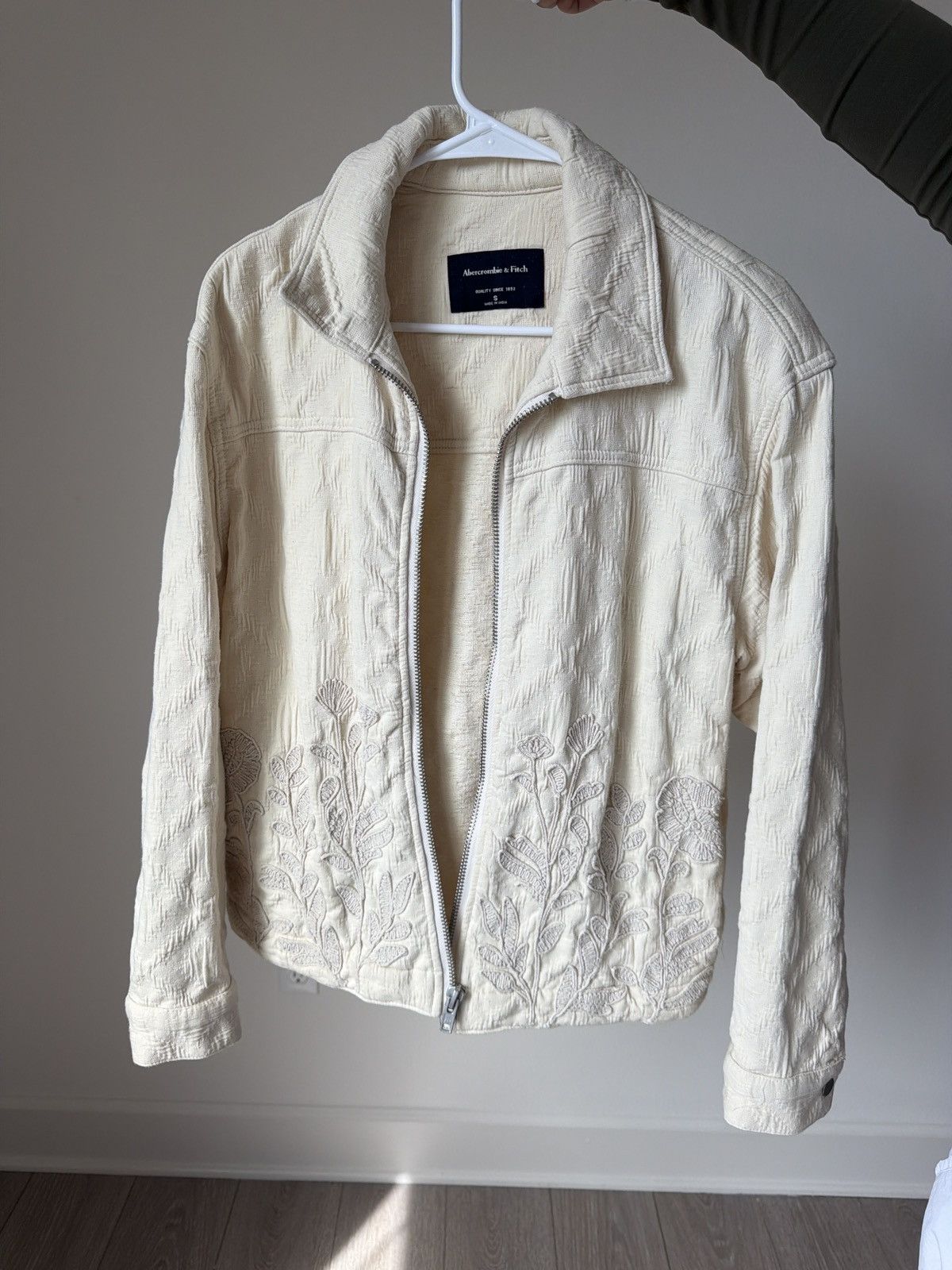 Abercrombie & Fitch Abercrombie Fitch Cream Jacket Size US S / EU 44-46 / 1 - 1 Thumbnail