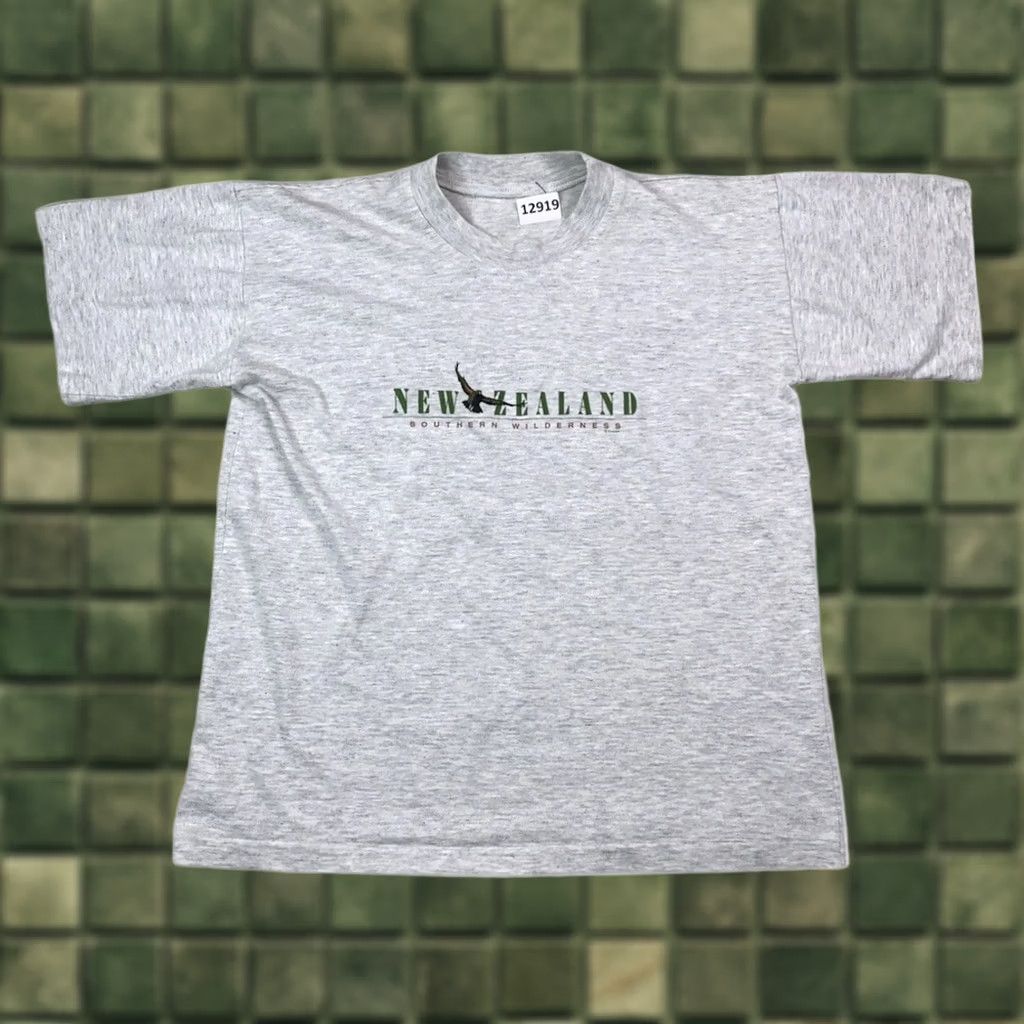 Vintage VINTAGE 90s Single Stitch Graphic Tee Mens Shirt S Gray New Zealand Southern Wilderness Stitch 90s Pattern Graphic Print Crew Neck Short Sleeve Size US S / EU 44-46 / 1 - 1 Thumbnail