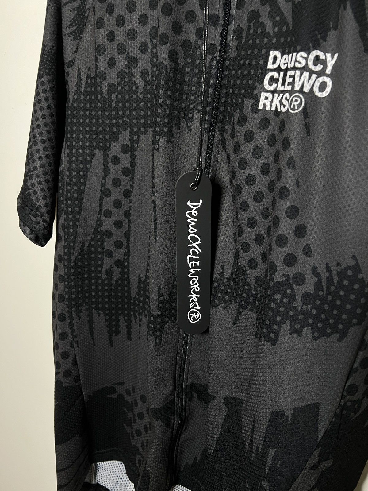 Deus Ex Machina 150$ deus ex machina tech cycle/running mtb zip shirt Size US XL / EU 56 / 4 - 6 Thumbnail