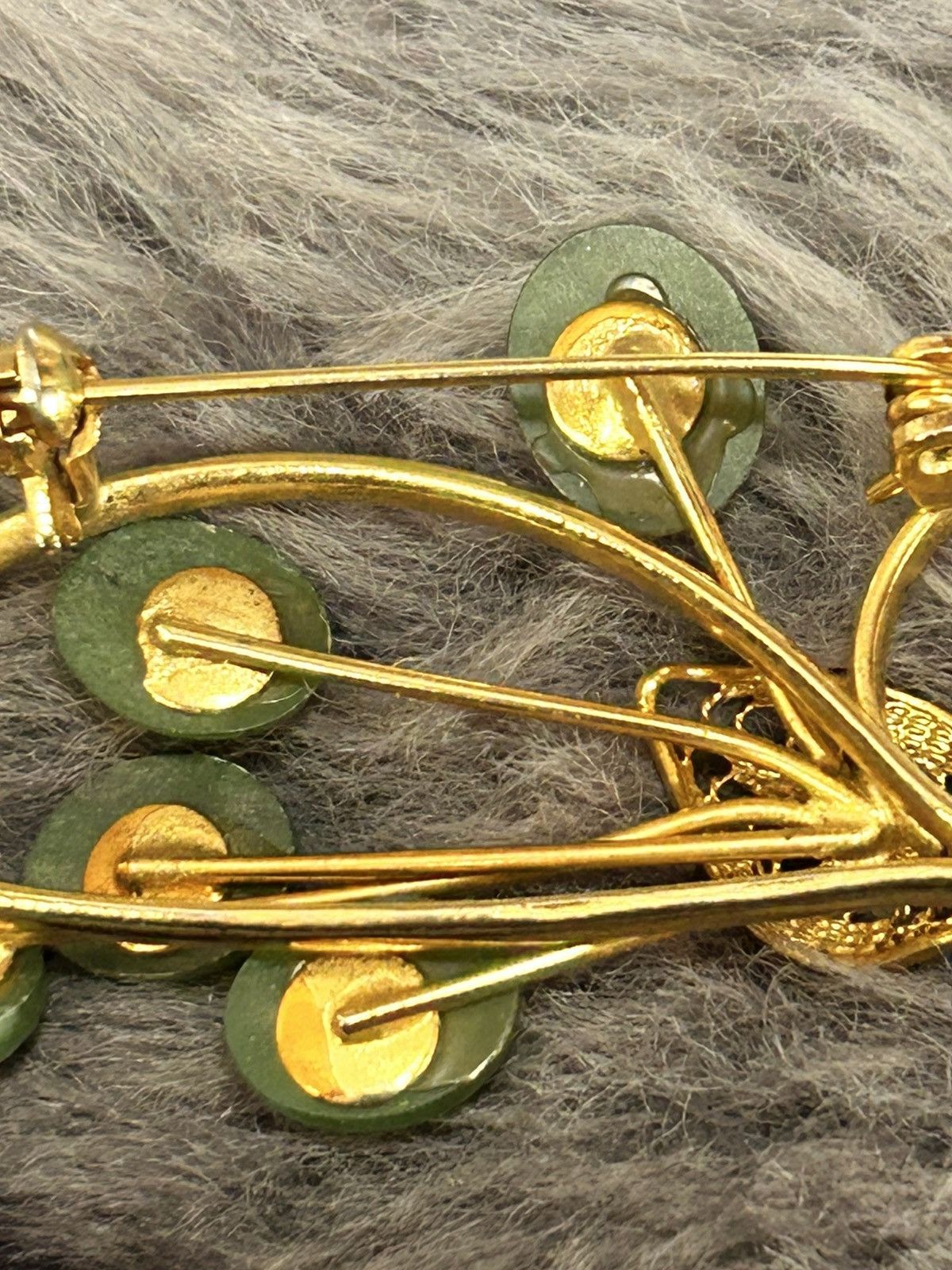 Vintage Vintage 60s nephrite jade filigree gold filled brooch pin Size ONE SIZE - 7 Thumbnail