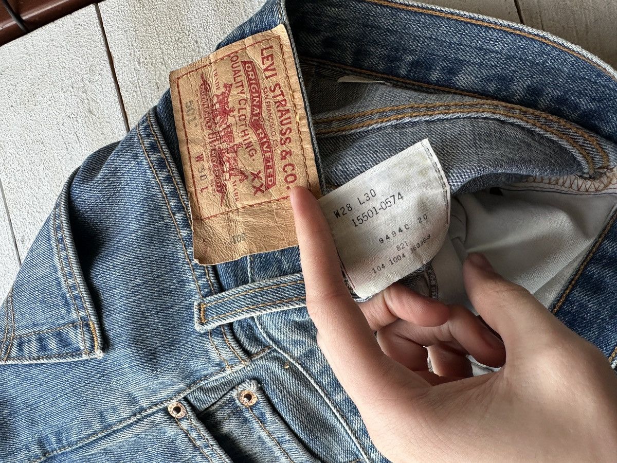 Levi's 🚨Vintage 90s Levis Jeans 501 LEGEND y2k Light Wash Denim Size US 28 / EU 44 - 8 Thumbnail