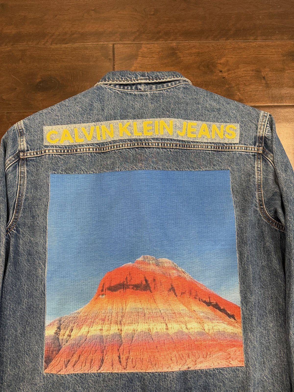 Calvin Klein Calvin Klein Mountain-Print Denim Trucker Jacket Size US XL / EU 56 / 4 - 11 Thumbnail