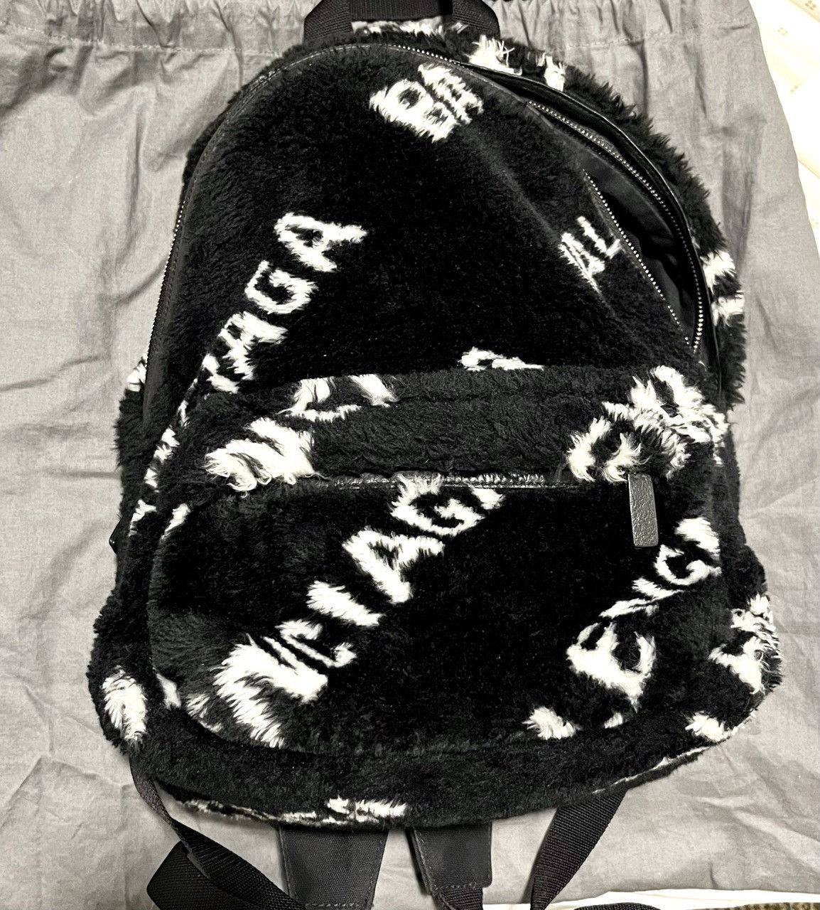 Balenciaga Balenciaga Everyday Faux Fur Logo Backpack Size ONE SIZE - 1 Thumbnail