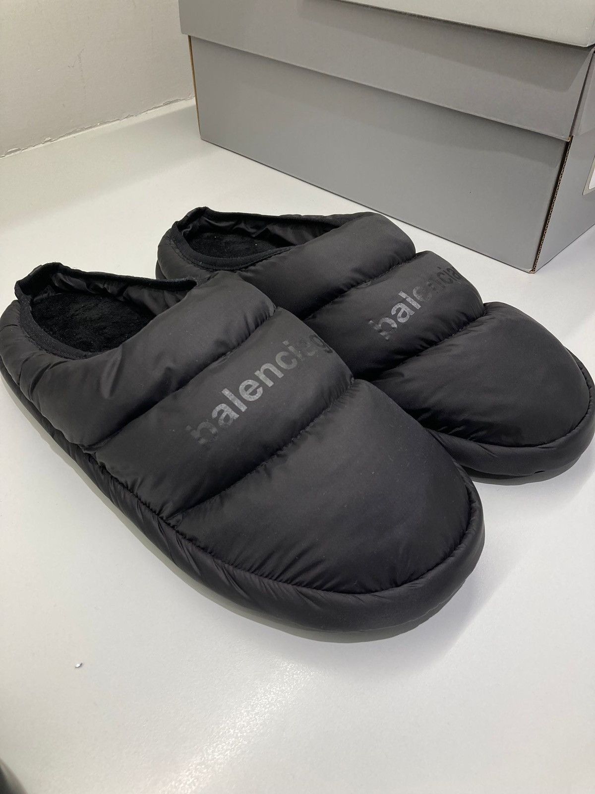 Balenciaga Alaska puffer slippers Size US 7 / EU 40 - 1 Thumbnail