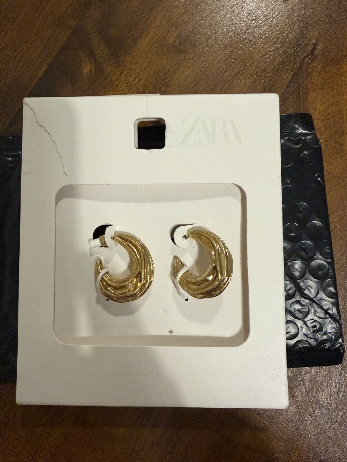 Zara Zara Antique Gold Tone Thick Hoop Earrings Size ONE SIZE - 2 Thumbnail