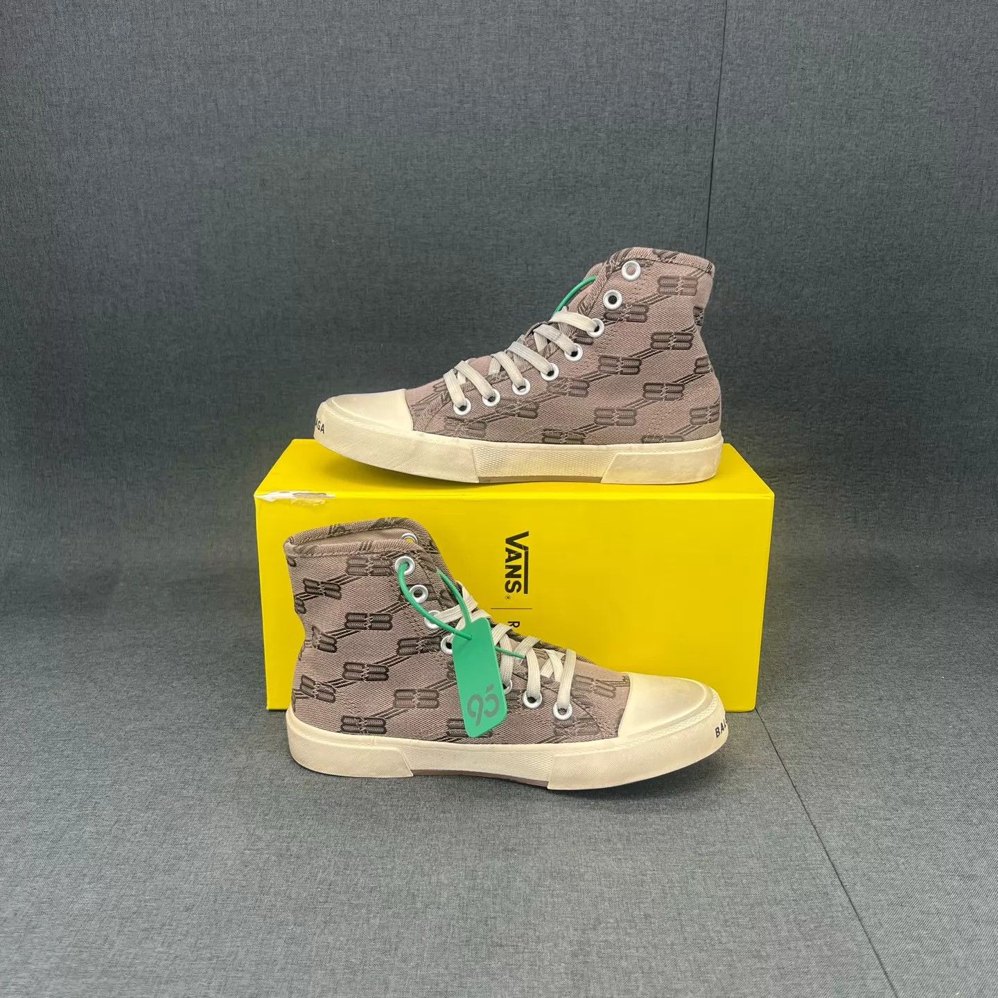Balenciaga Balenciaga Allover Brown Distressed Sneakers 37 99 New Size US 7 / IT 37 - 3 Thumbnail