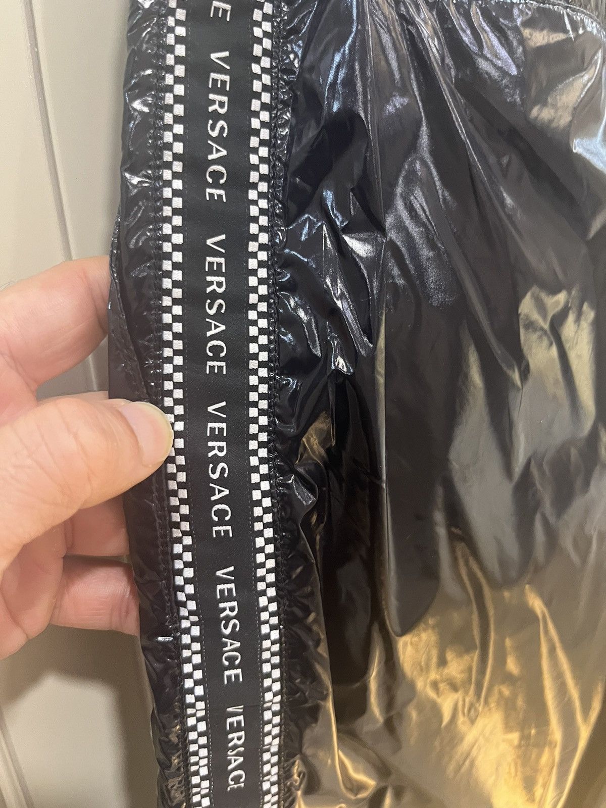 Versace Shiny sweatpants size 46 Size US 30 / EU 46 - 12 Thumbnail