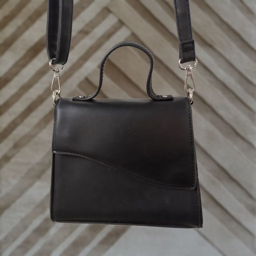 Primark Primark Black Shoulder Bag Crossbody Small Purse Silver Hardware Women Pattern: Solid Size ONE SIZE - 1 Thumbnail