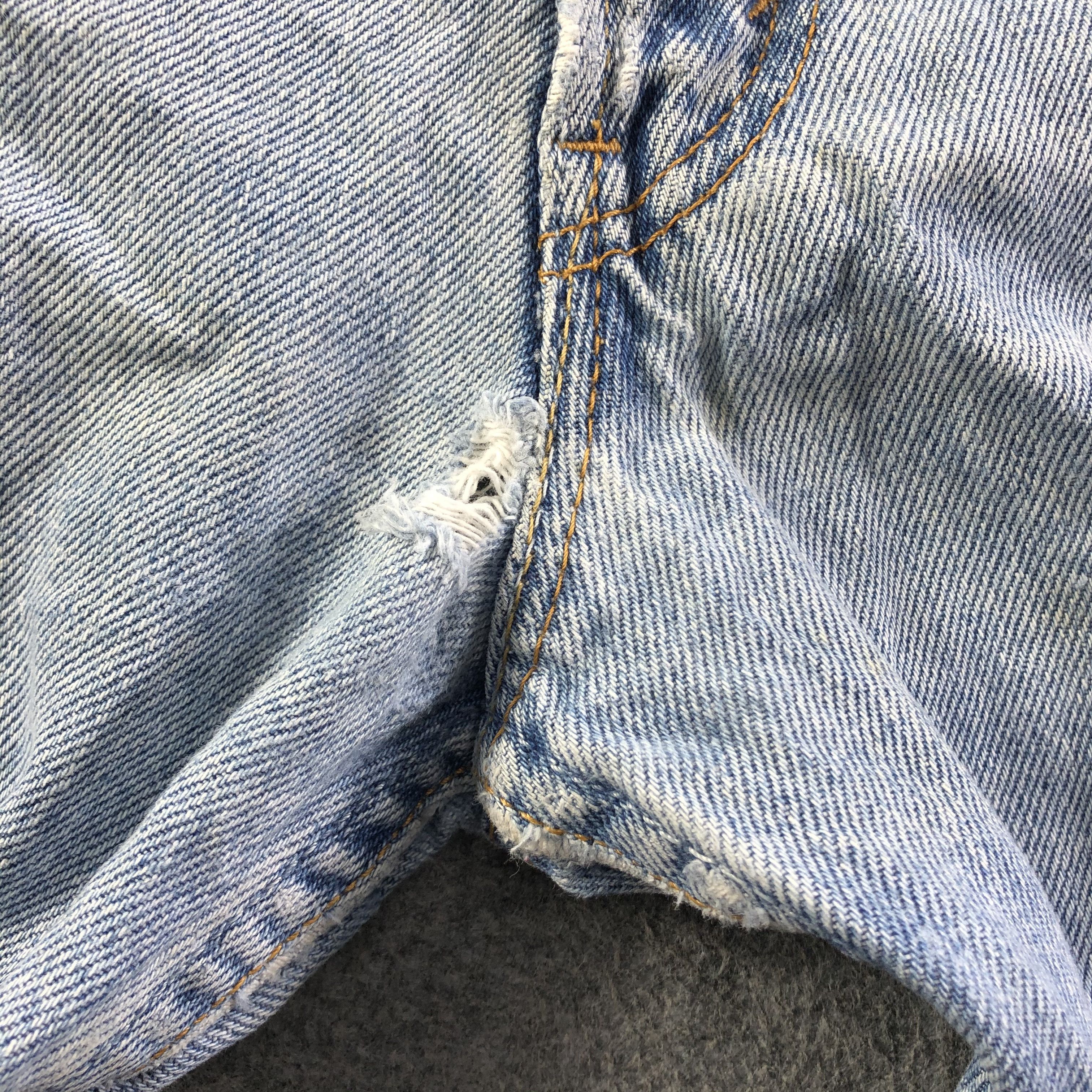 Levi's Vintage Light Wash Levis 550 Jeans-J3347 Size US 37 - 7 Thumbnail