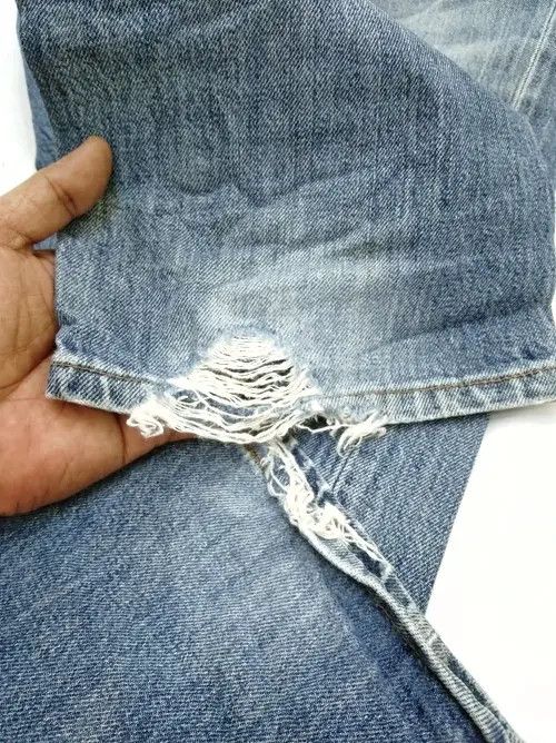Levi's 90s Vintage Levi's 501 Made In USA Distressed Jeans 33x32 Size US 33 - 4 Thumbnail