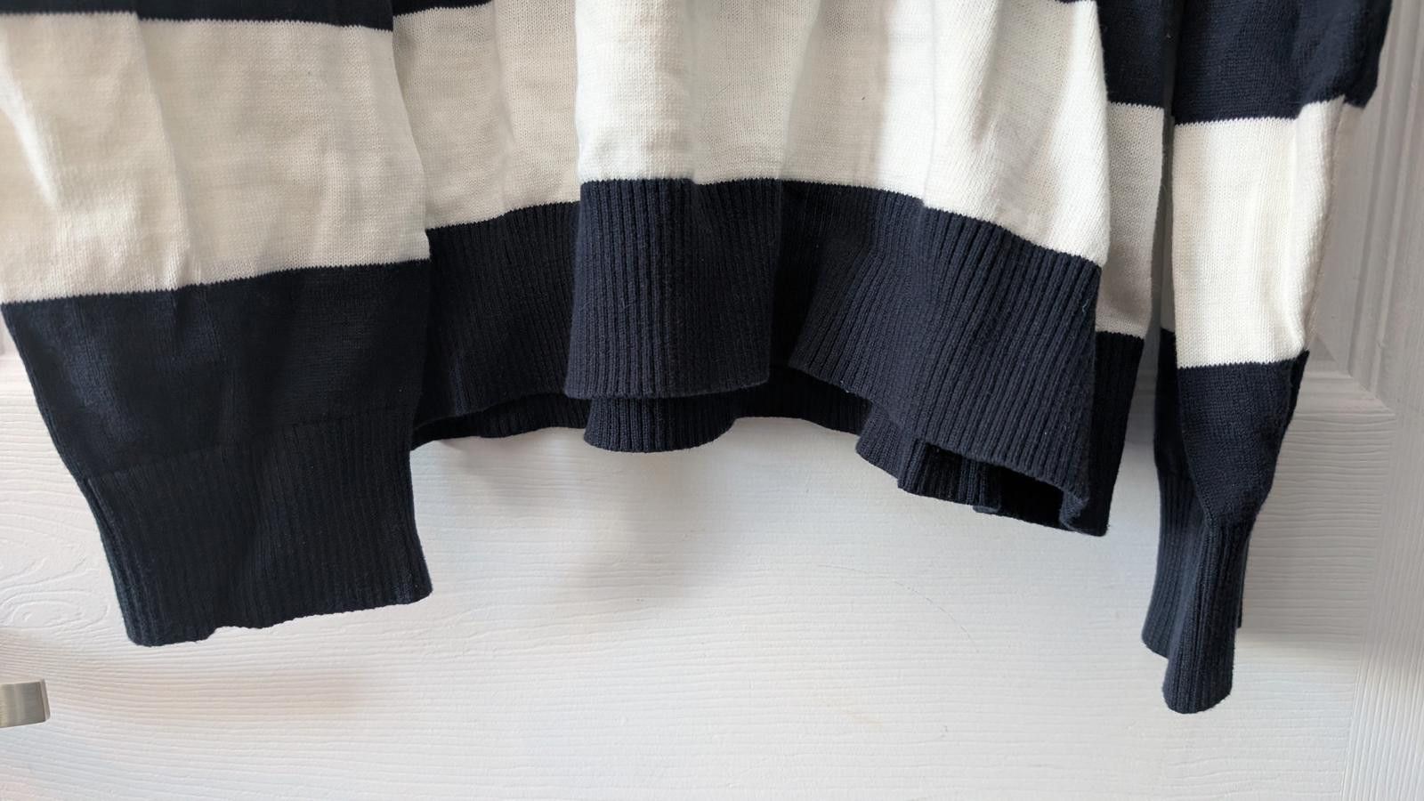 Tommy Hilfiger Tommy Hilfiger Men’s VNeck Striped Sweater Navy XXL Pullover Size US XXL / EU 58 / 5 - 4 Thumbnail