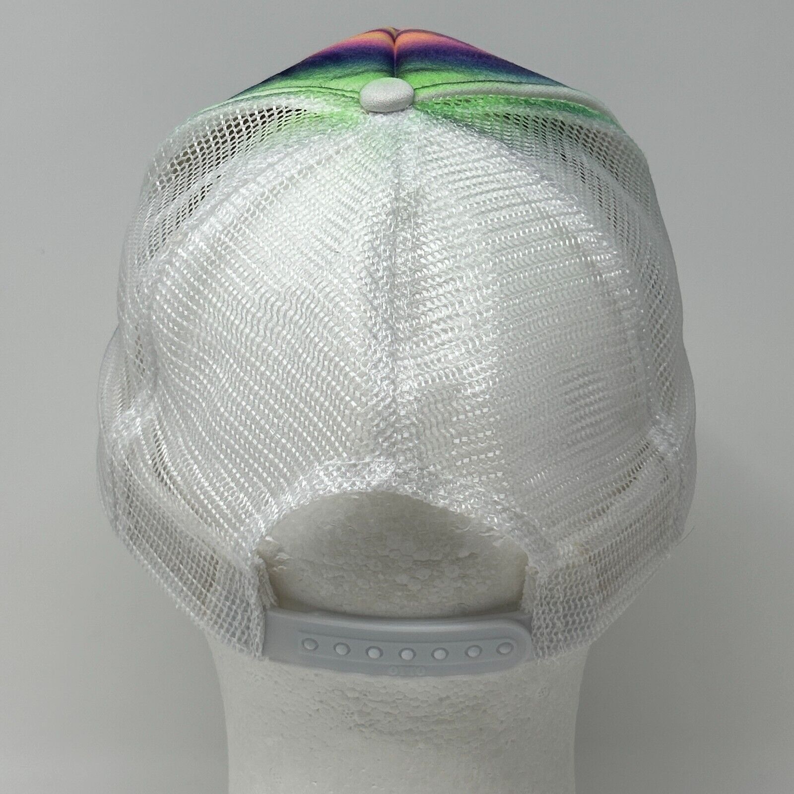 Otto Hand Airbrushed Beach Babe Trucker Hat Baseball Cap White Size ONE SIZE - 3 Thumbnail