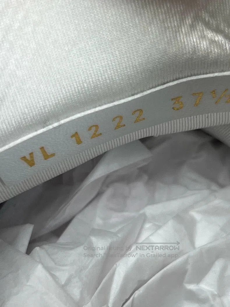Louis Vuitton Louis Vuitton Run55 Sneakers White Black. Size US 5.5 / EU 38 - 6 Thumbnail