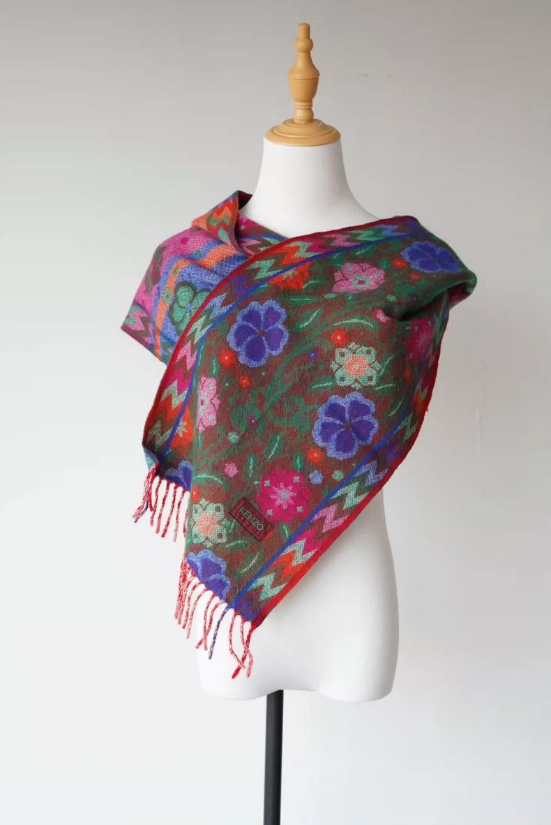 Kenzo KENZO size30*156cm 1980s children's fun cashmere shawl scar Size ONE SIZE - 1 Thumbnail